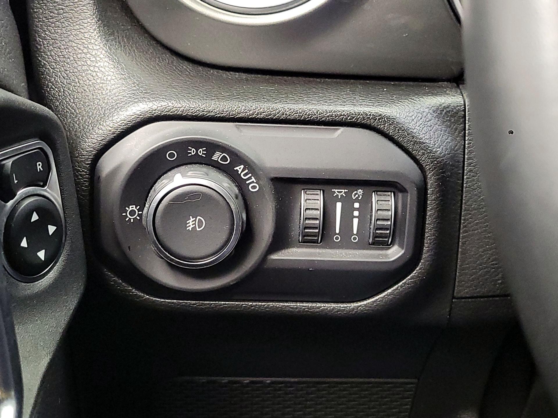 Thumbnail: 2022 Jeep Wrangler - 11