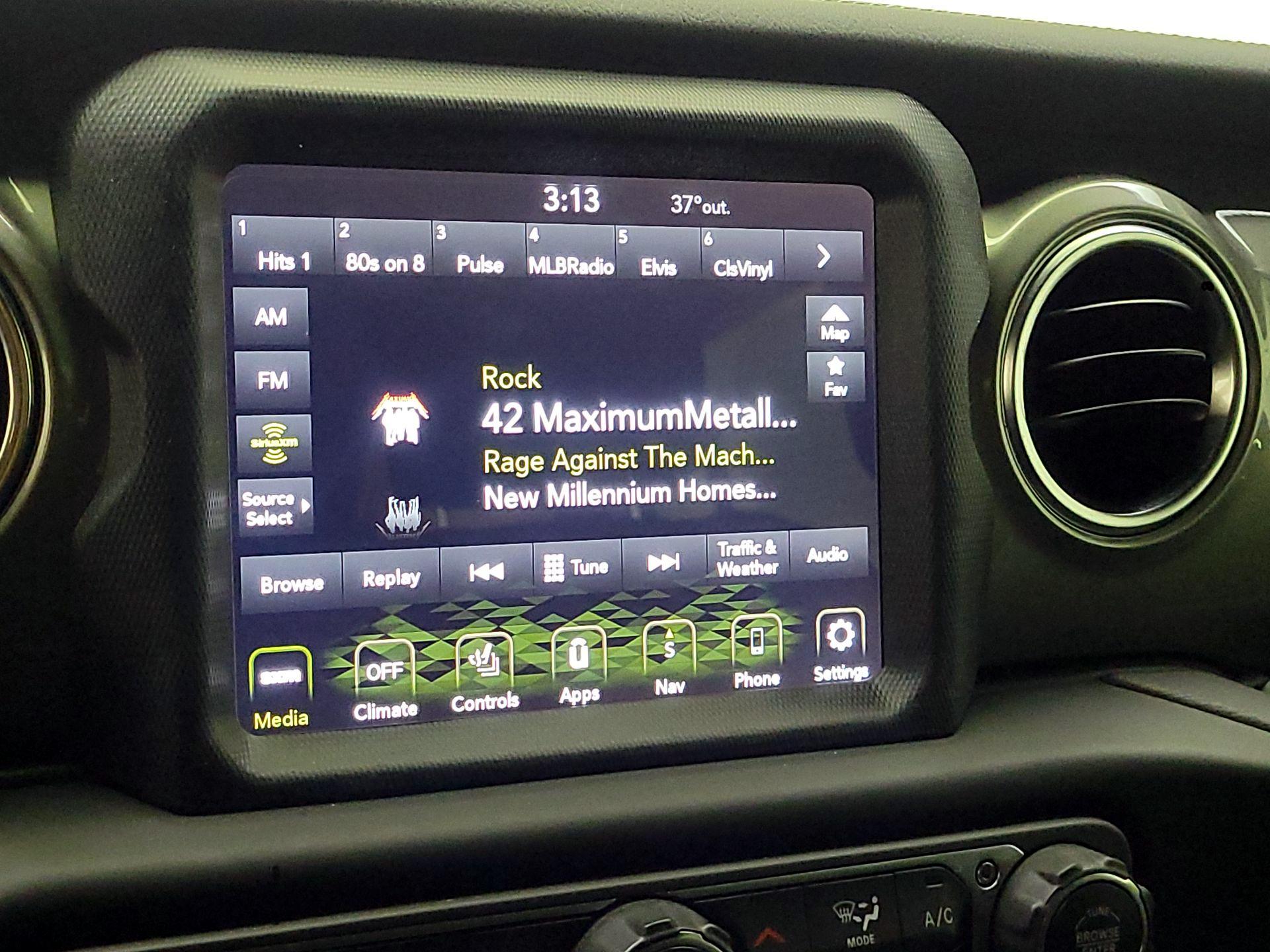 Thumbnail: 2022 Jeep Wrangler - 14