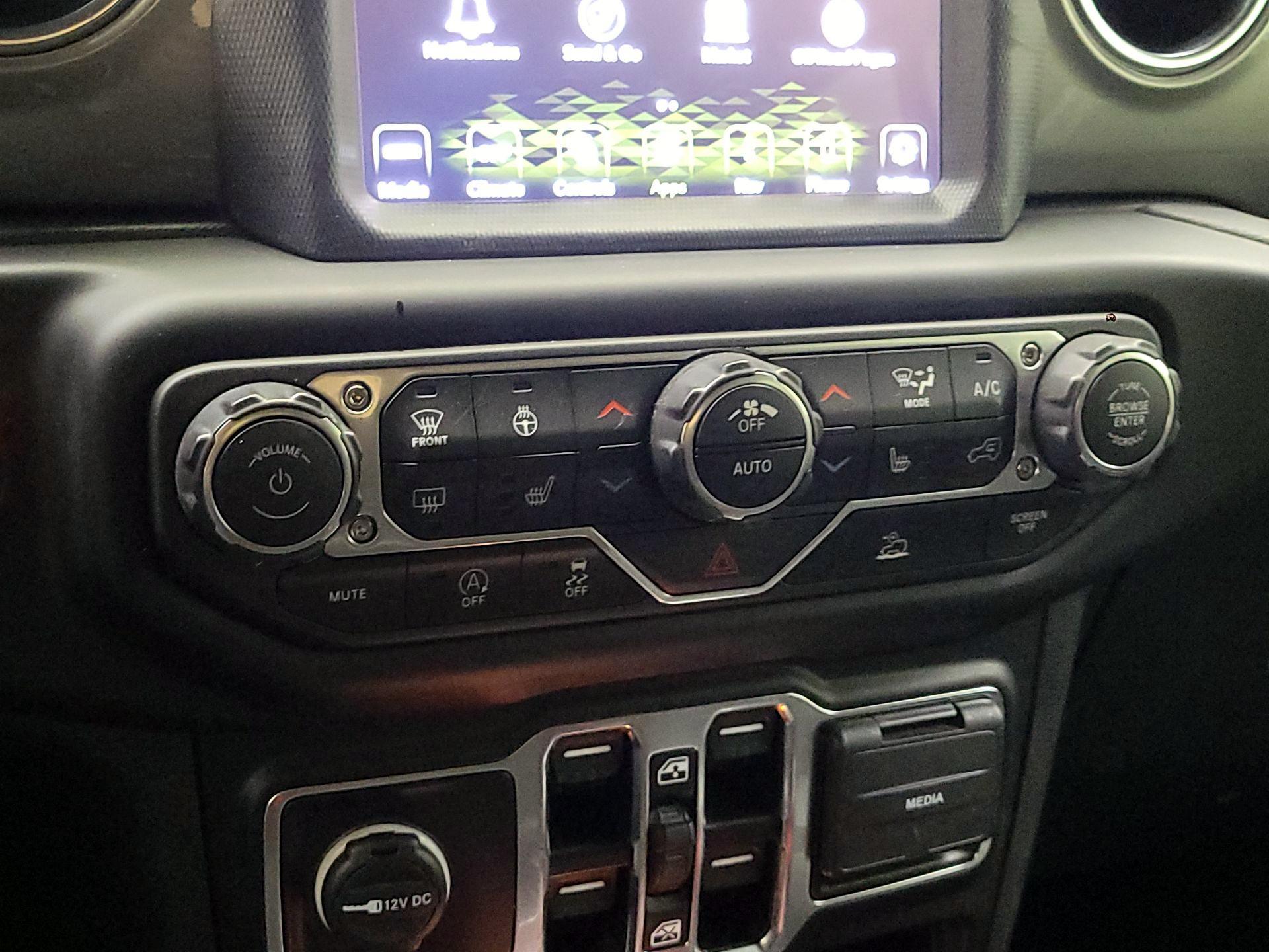 Thumbnail: 2022 Jeep Wrangler - 15