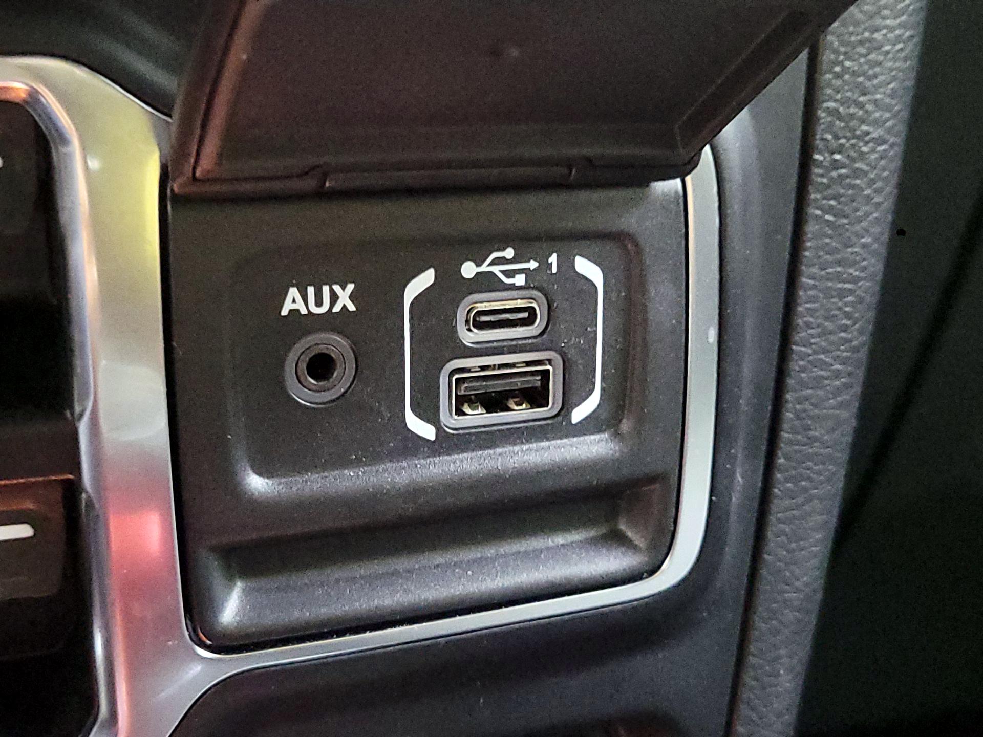 Thumbnail: 2022 Jeep Wrangler - 17