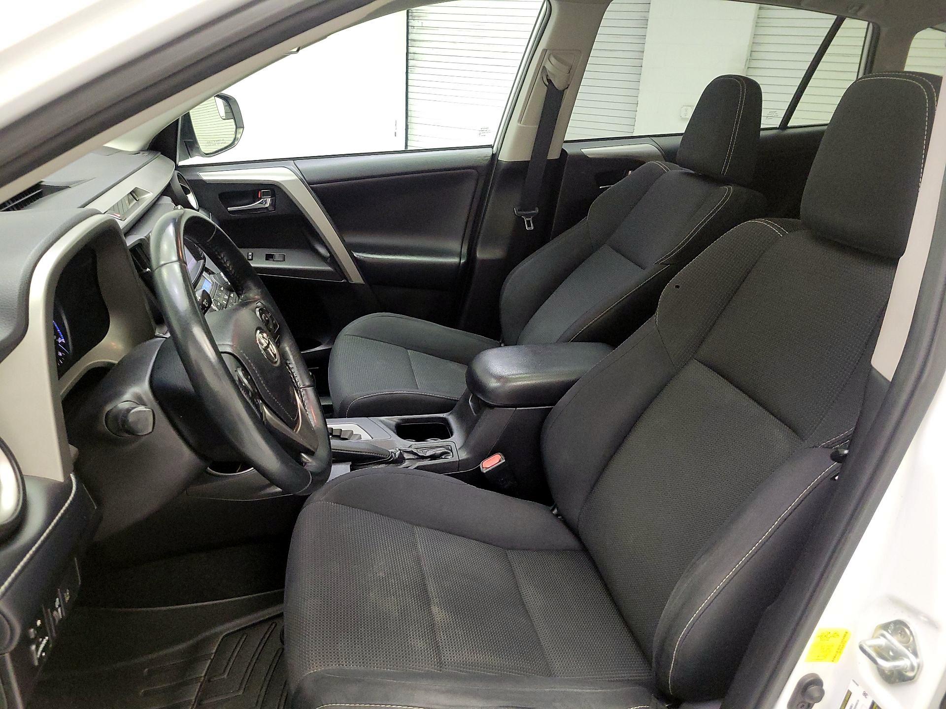 Thumbnail: 2018 Toyota RAV4 - 9