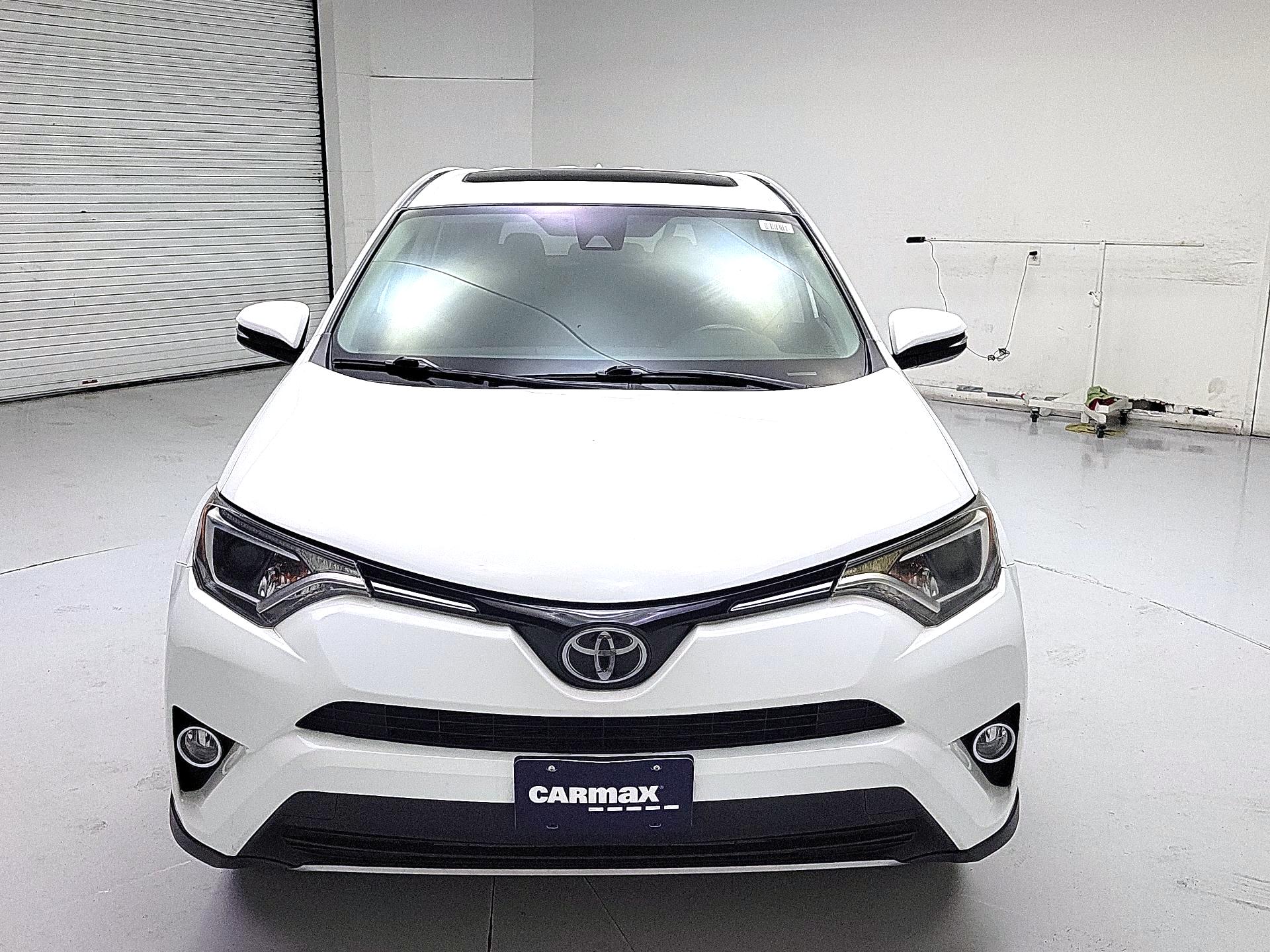Thumbnail: 2018 Toyota RAV4 - 2