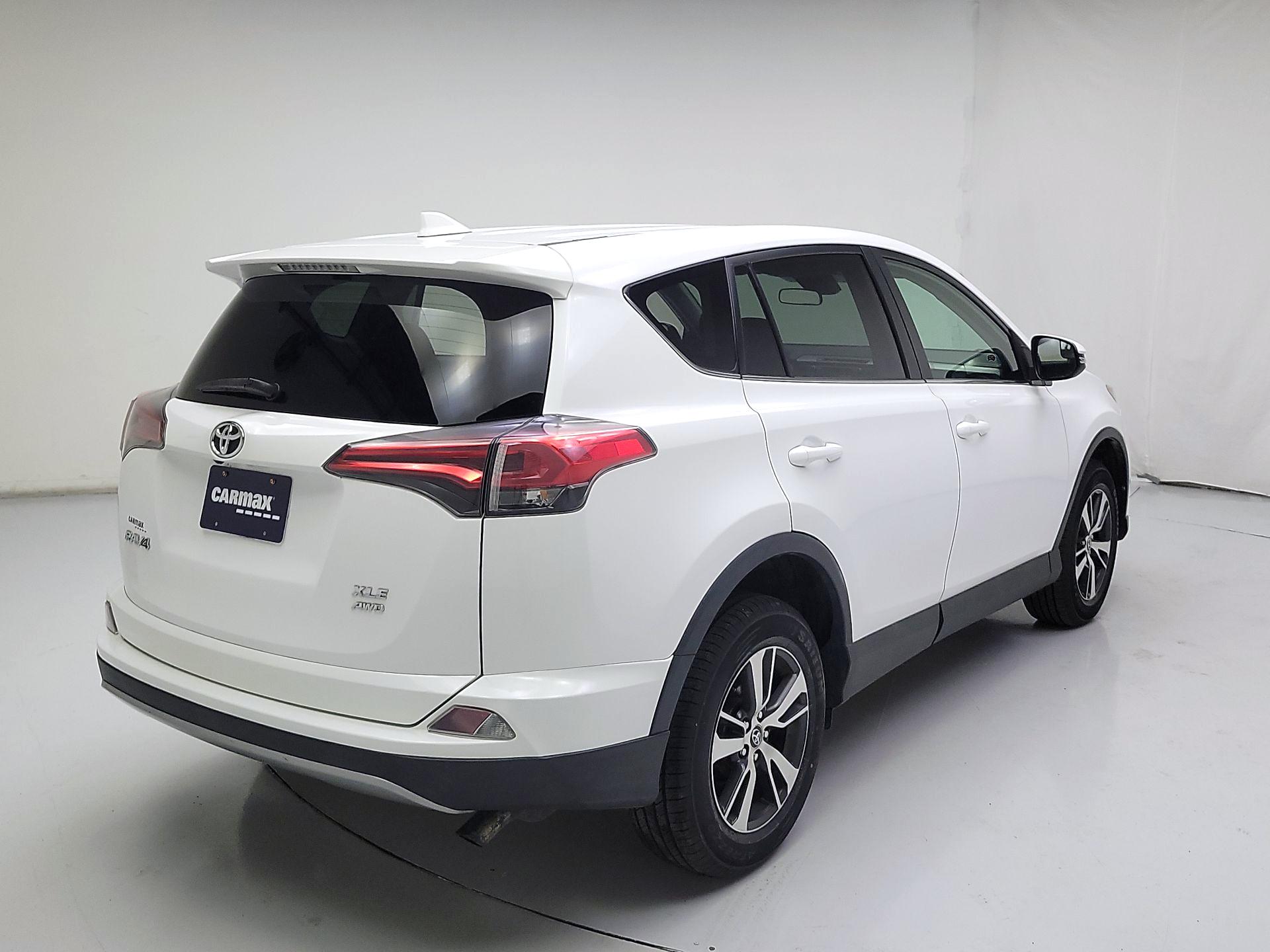 Thumbnail: 2018 Toyota RAV4 - 5