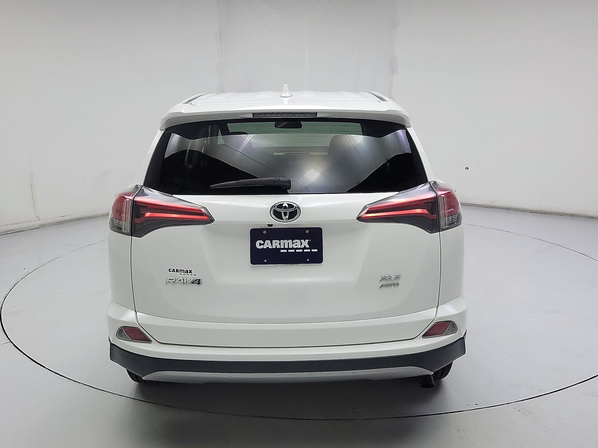 Thumbnail: 2018 Toyota RAV4 - 6