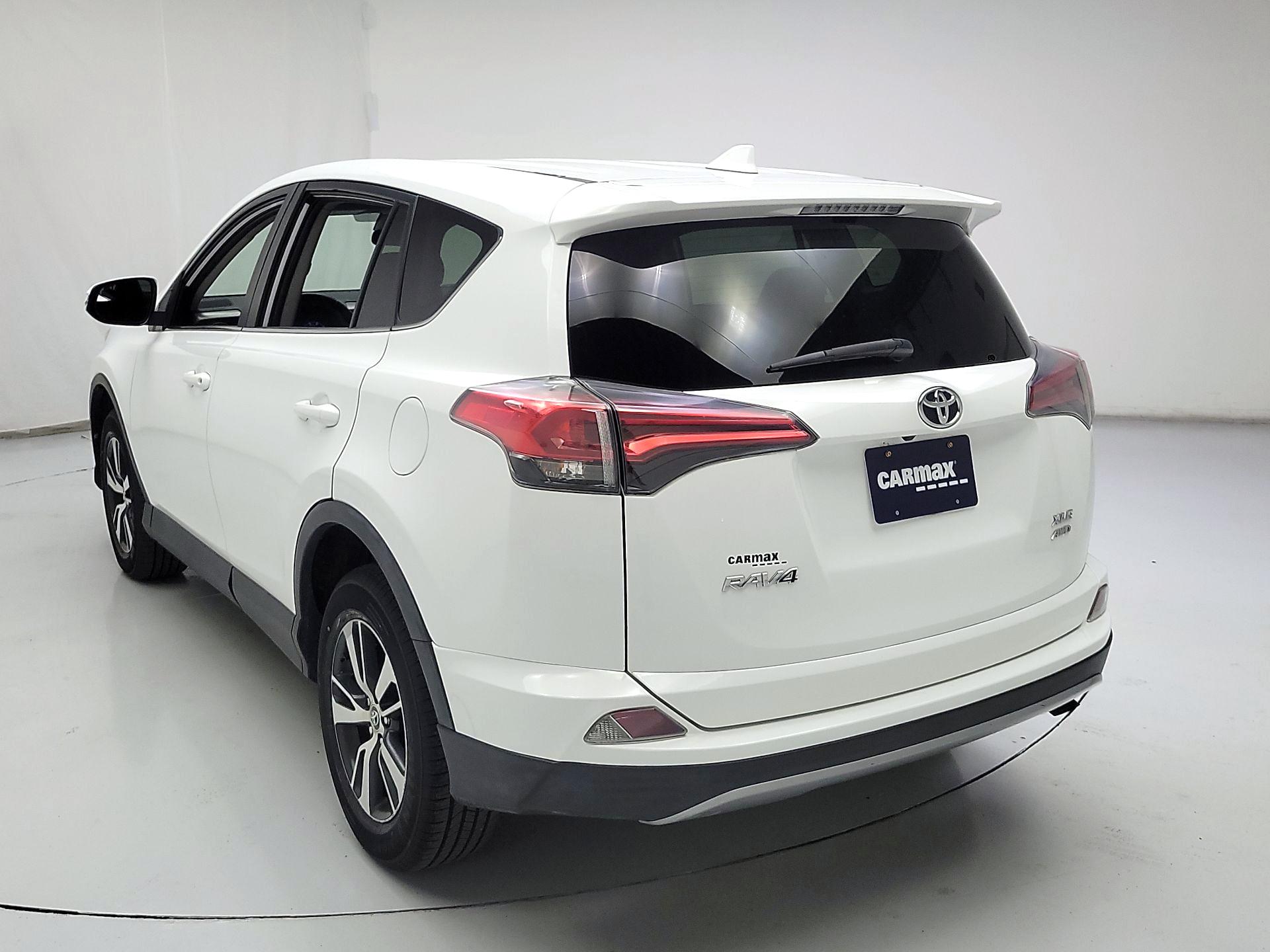 Thumbnail: 2018 Toyota RAV4 - 7