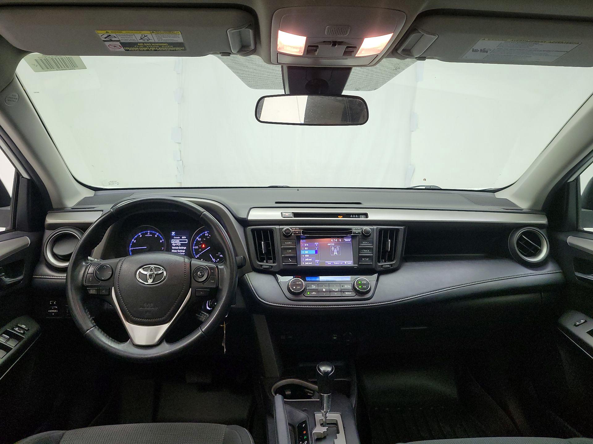 Thumbnail: 2018 Toyota RAV4 - 8