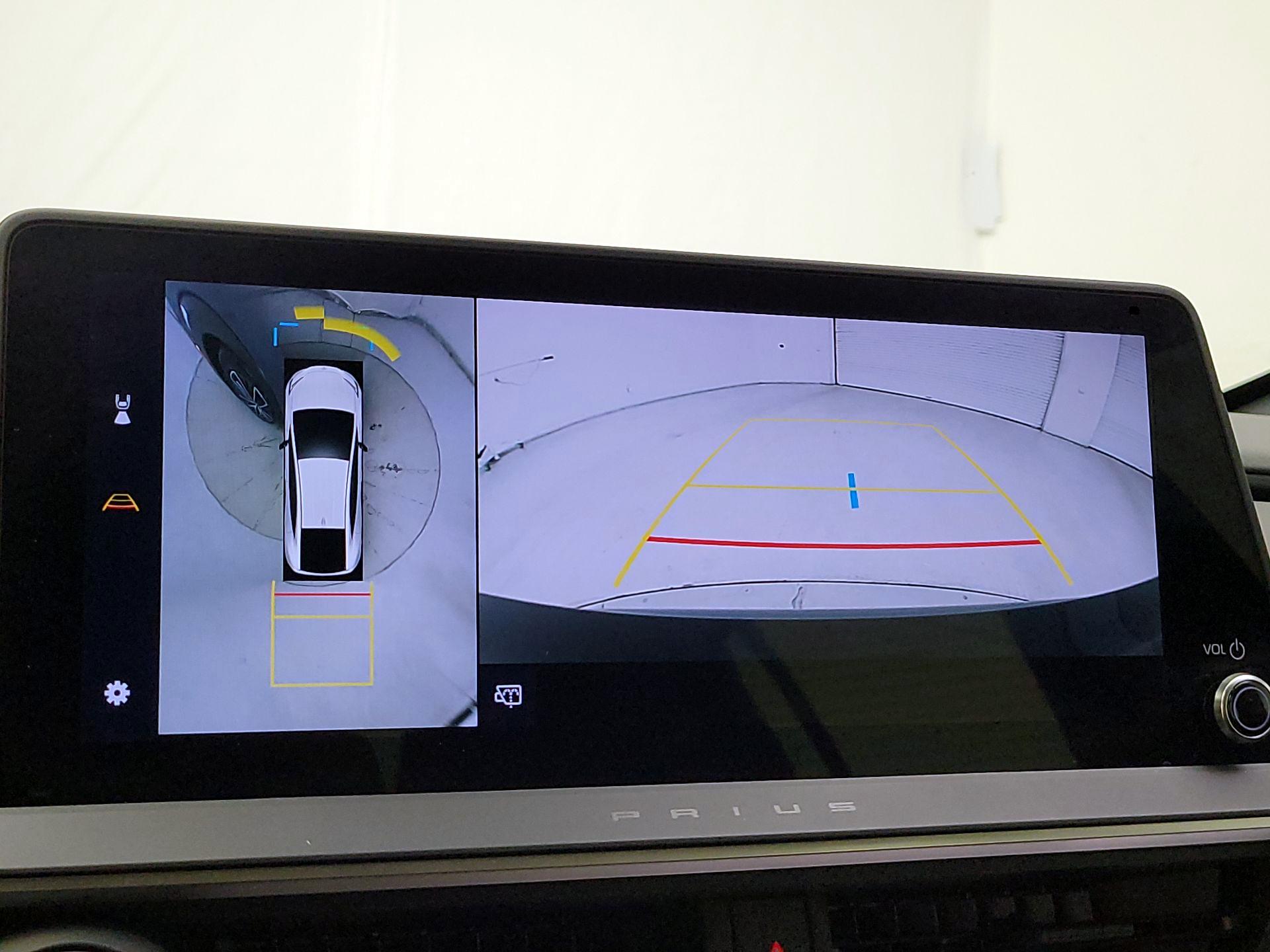 Thumbnail: 2024 Toyota Prius - 14