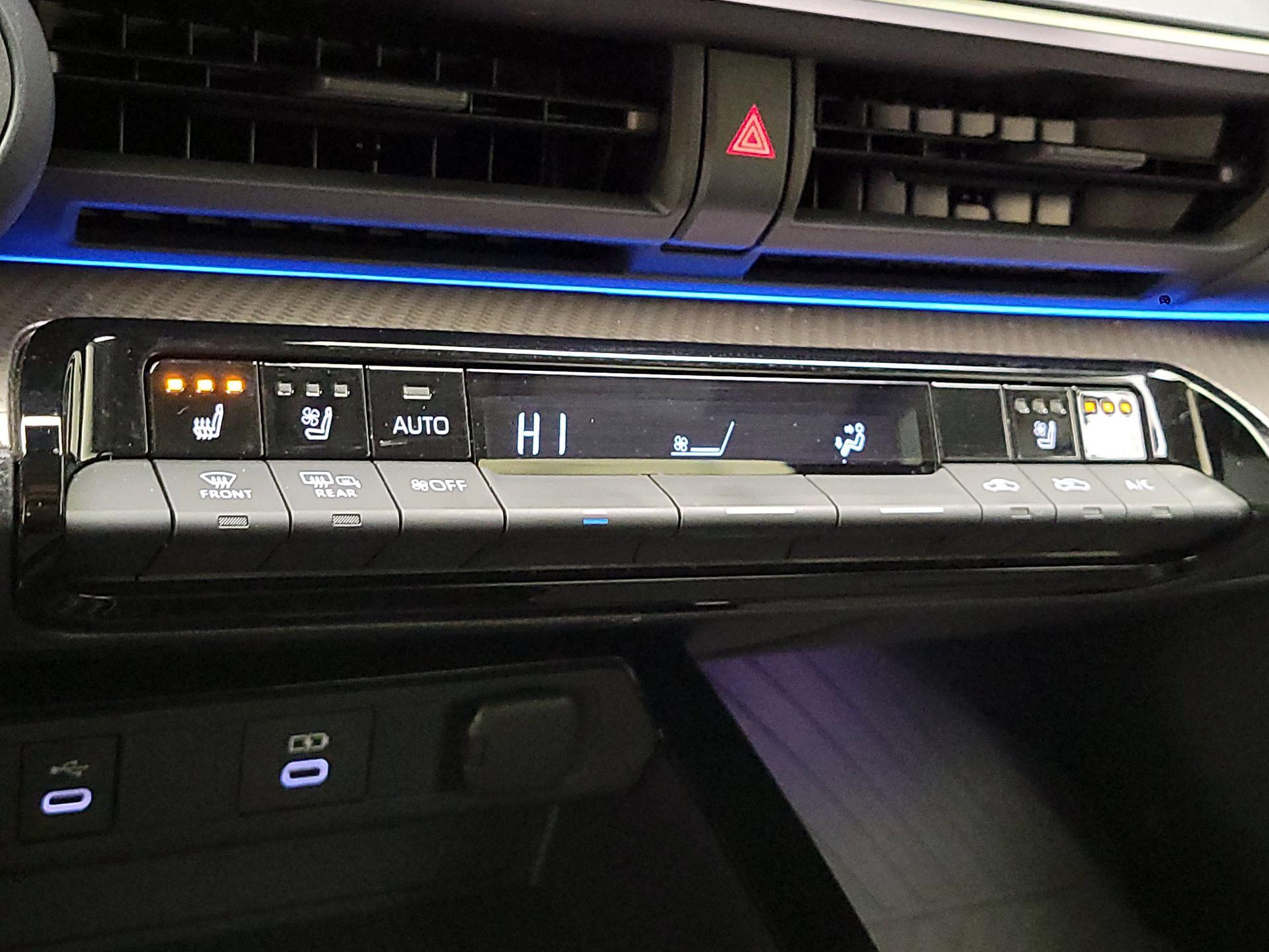 Thumbnail: 2024 Toyota Prius - 16