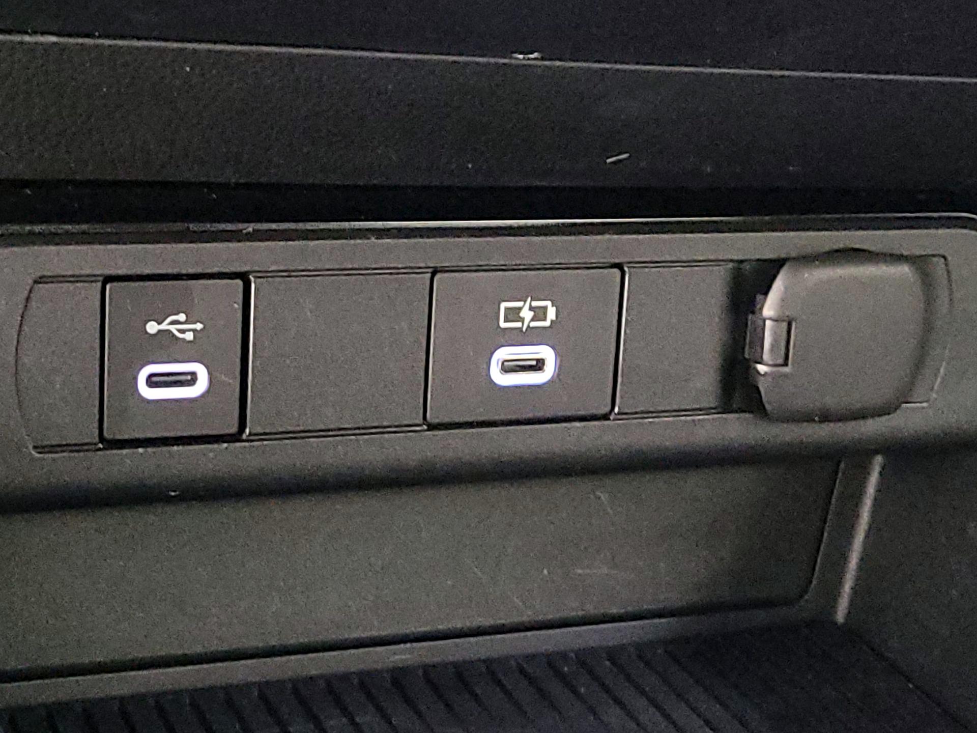 Thumbnail: 2024 Toyota Prius - 18