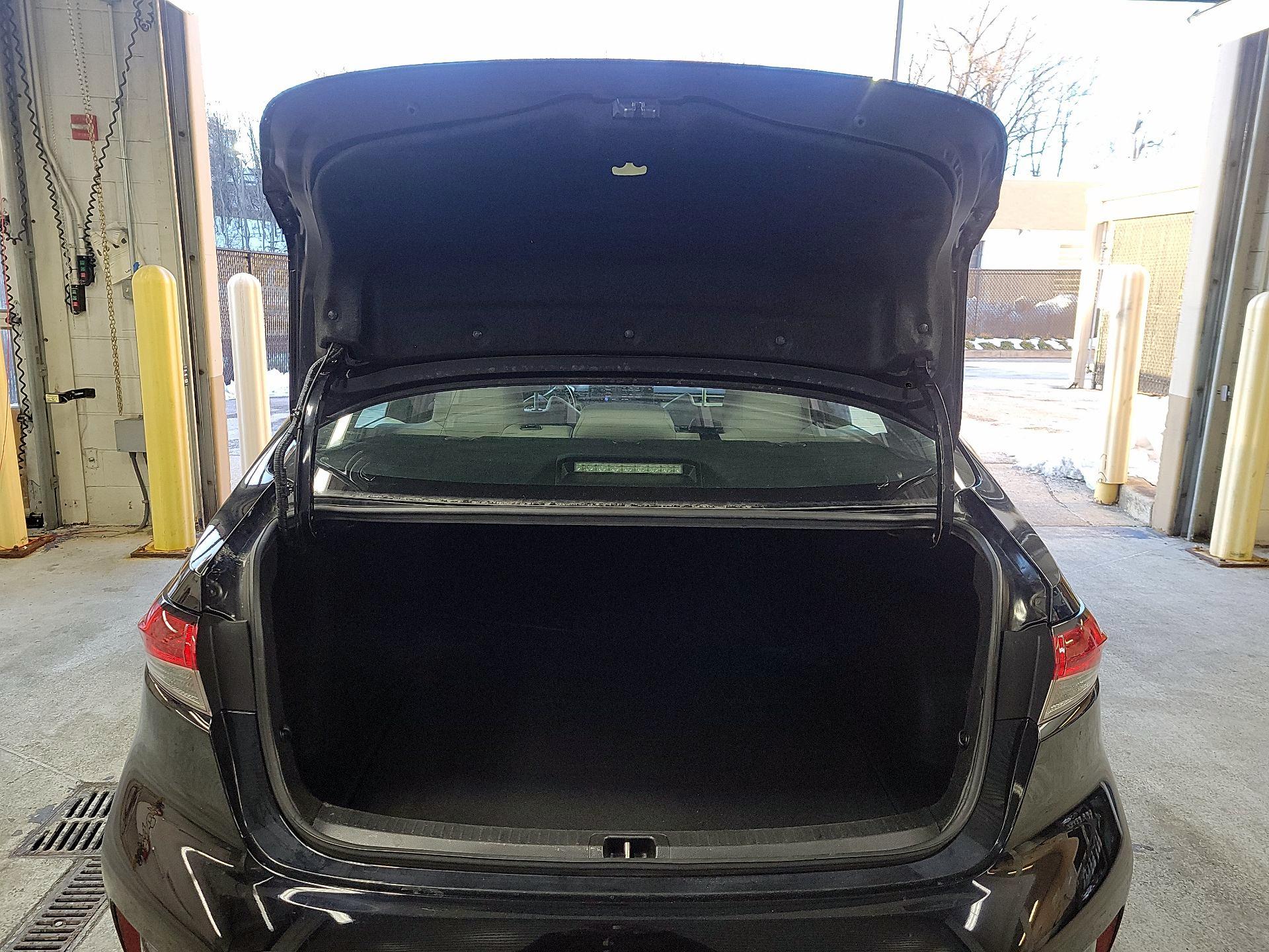 Thumbnail: 2023 Toyota Corolla - 18