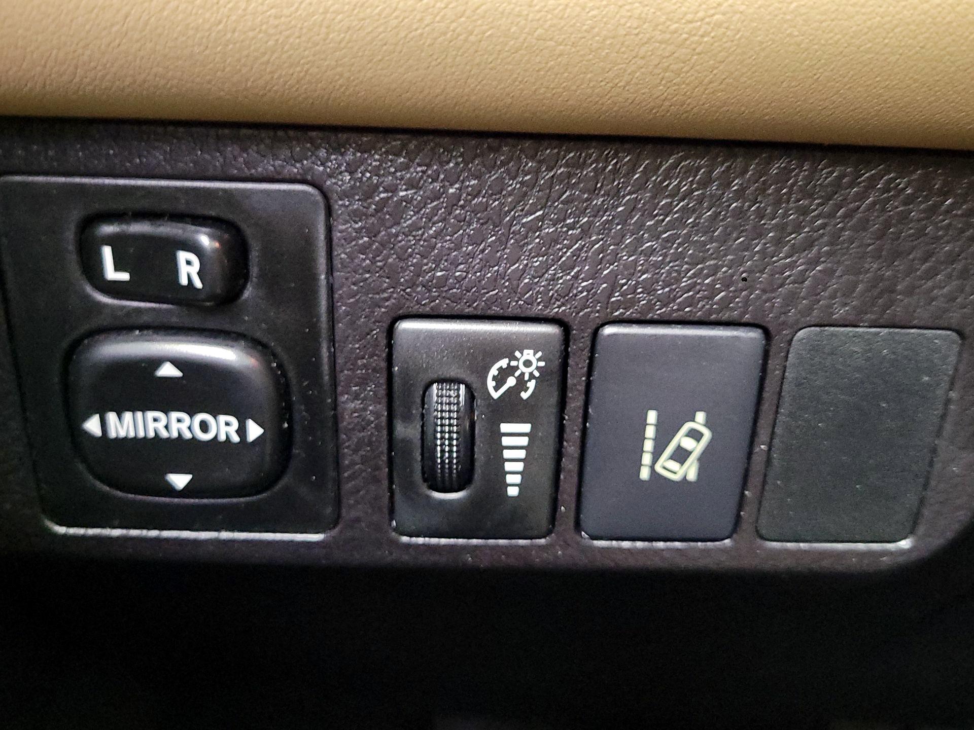 Thumbnail: 2017 Toyota RAV4 - 13