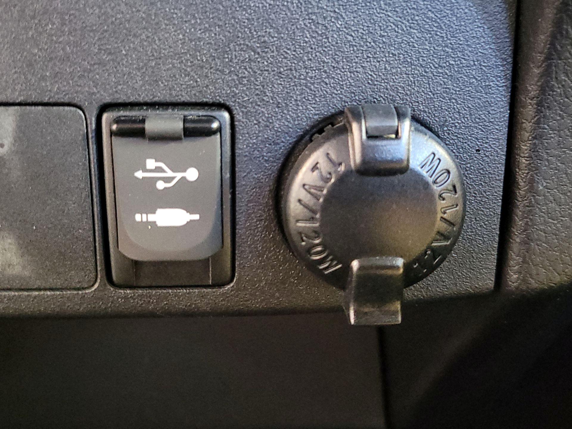 Thumbnail: 2017 Toyota RAV4 - 18