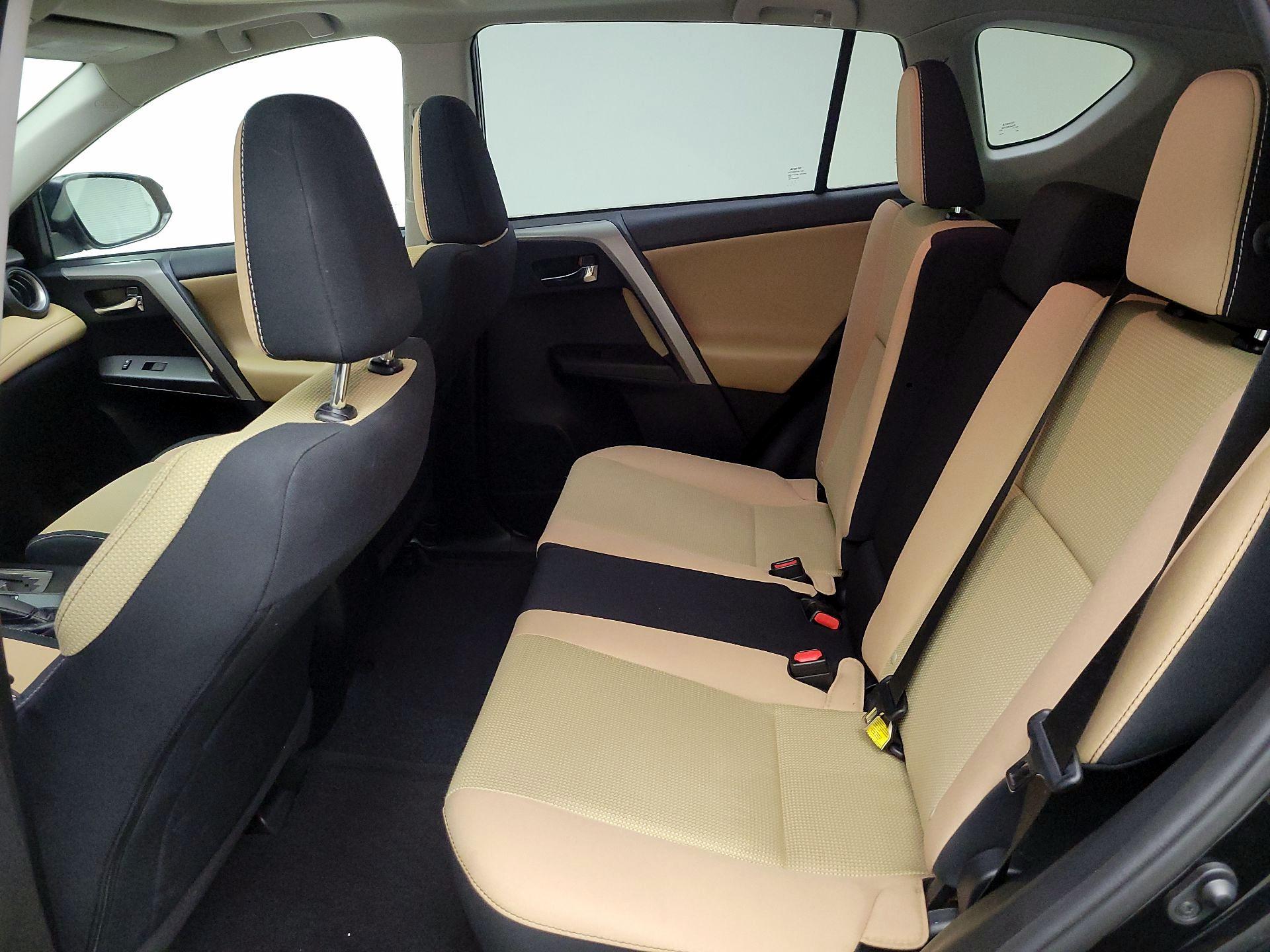 Thumbnail: 2017 Toyota RAV4 - 20