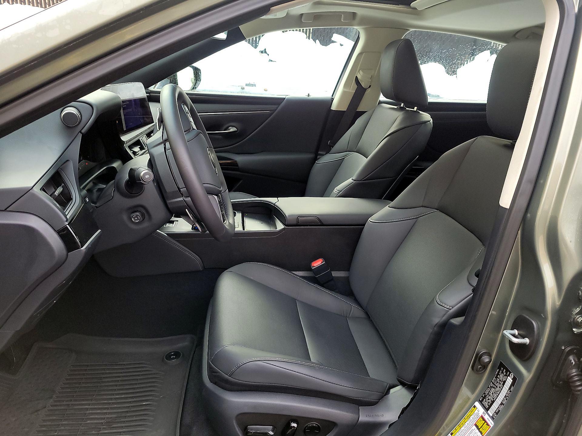 Thumbnail: 2025 Lexus ES - 9