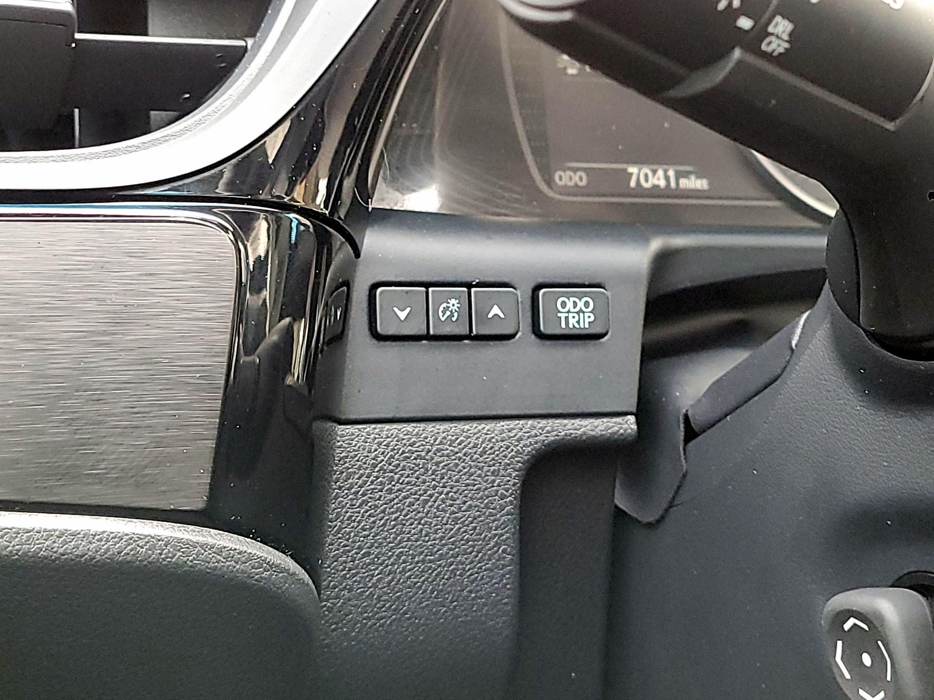 Thumbnail: 2025 Lexus ES - 11