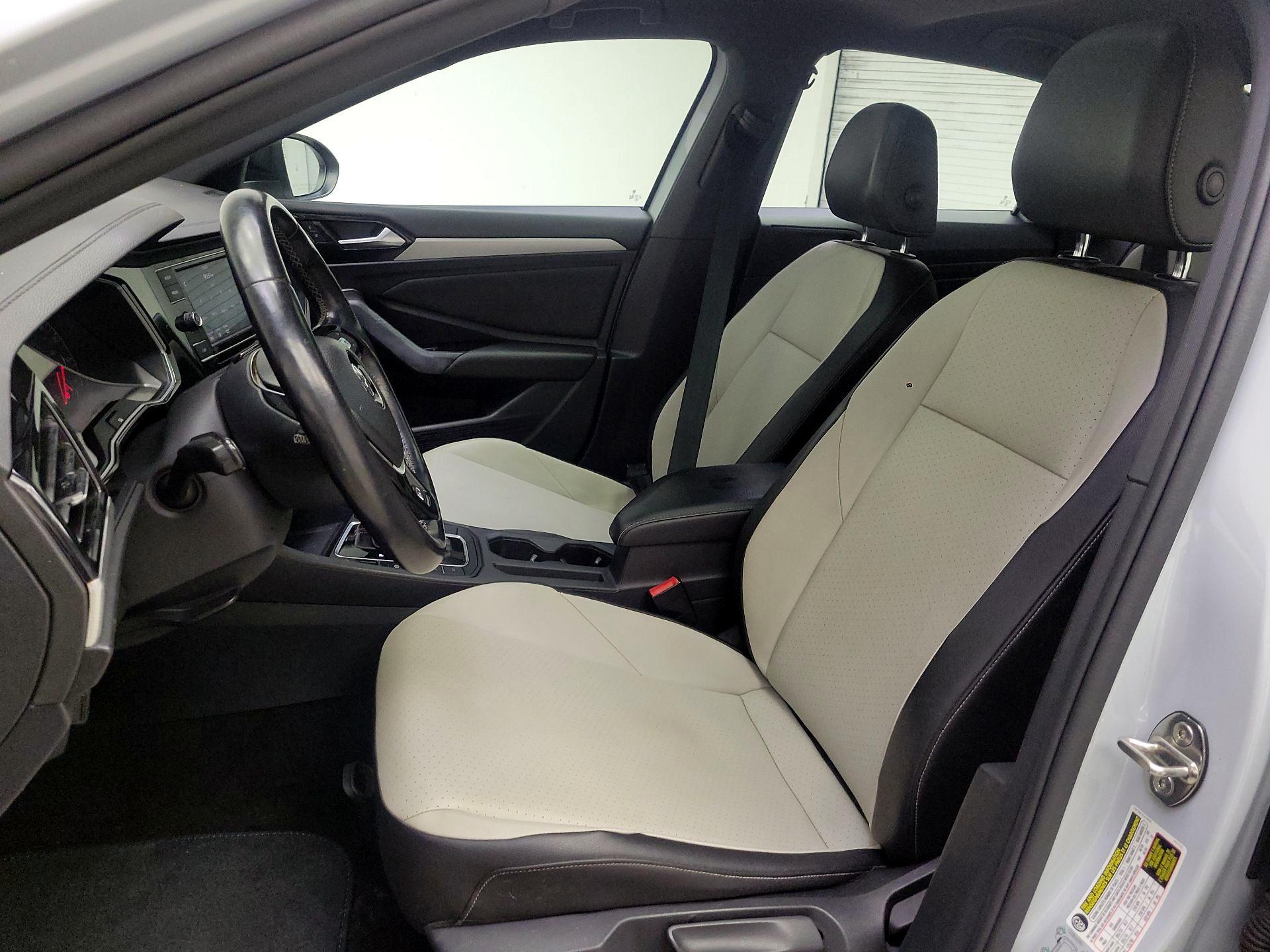 Thumbnail: 2019 Volkswagen Jetta - 11