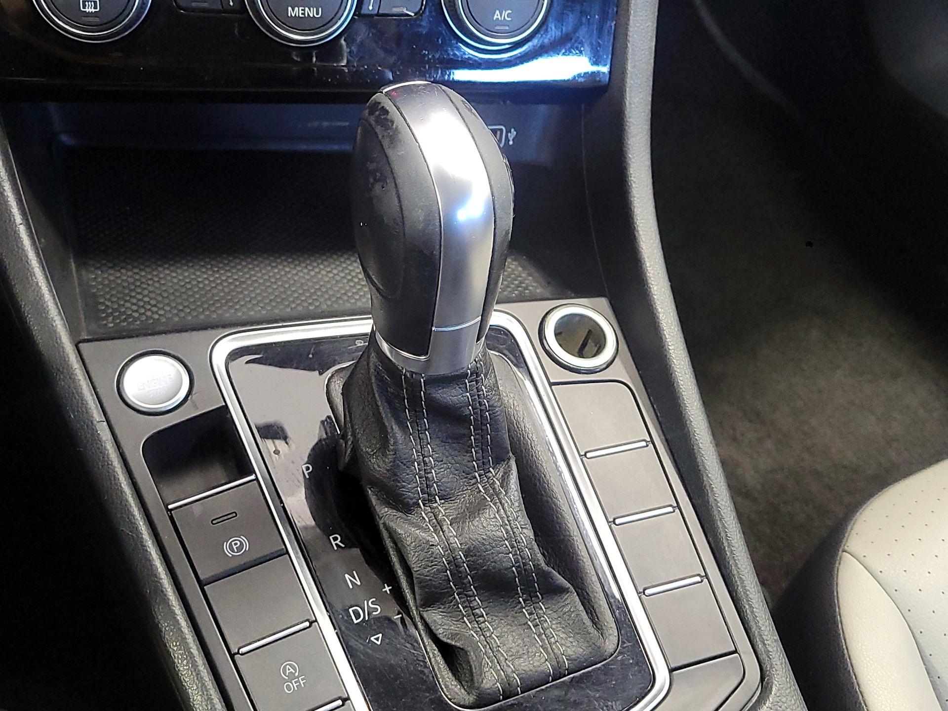 Thumbnail: 2019 Volkswagen Jetta - 17