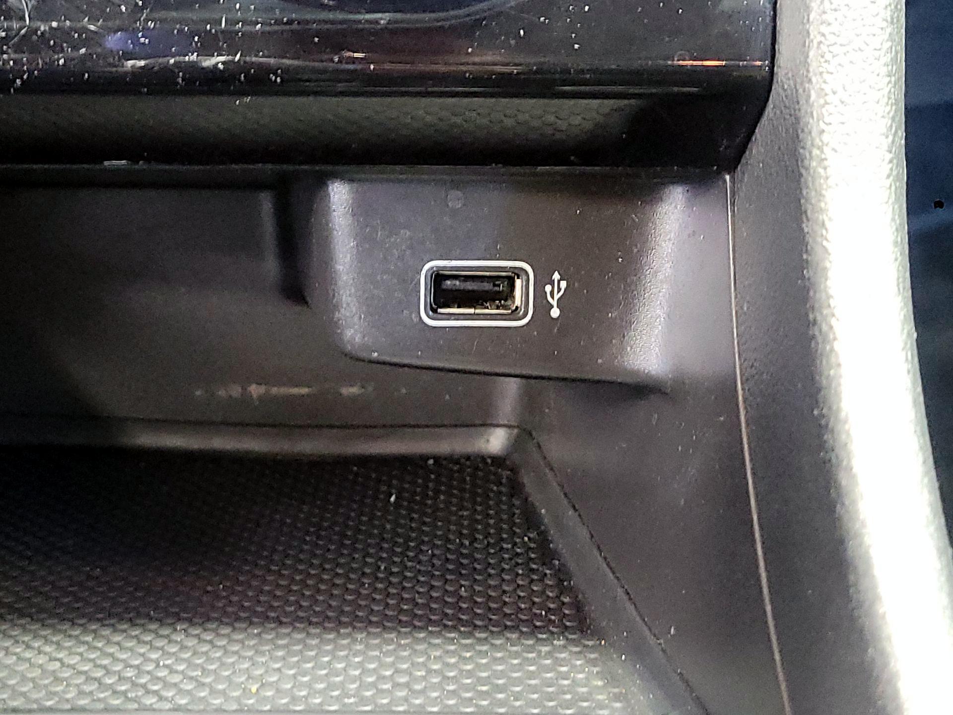 Thumbnail: 2019 Volkswagen Jetta - 18