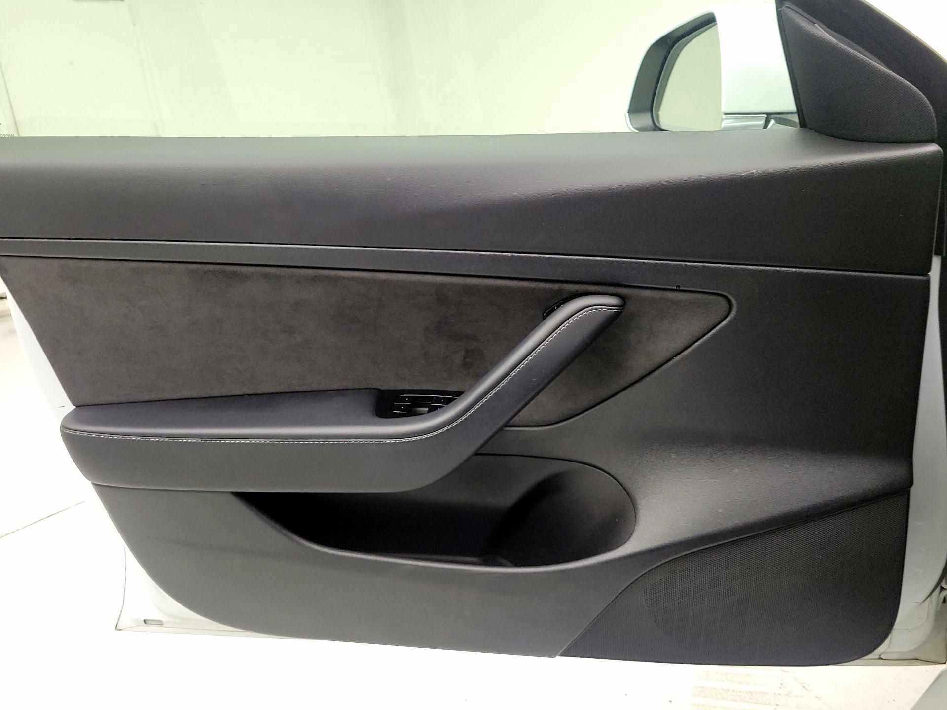 Thumbnail: 2020 Tesla Model 3 - 10