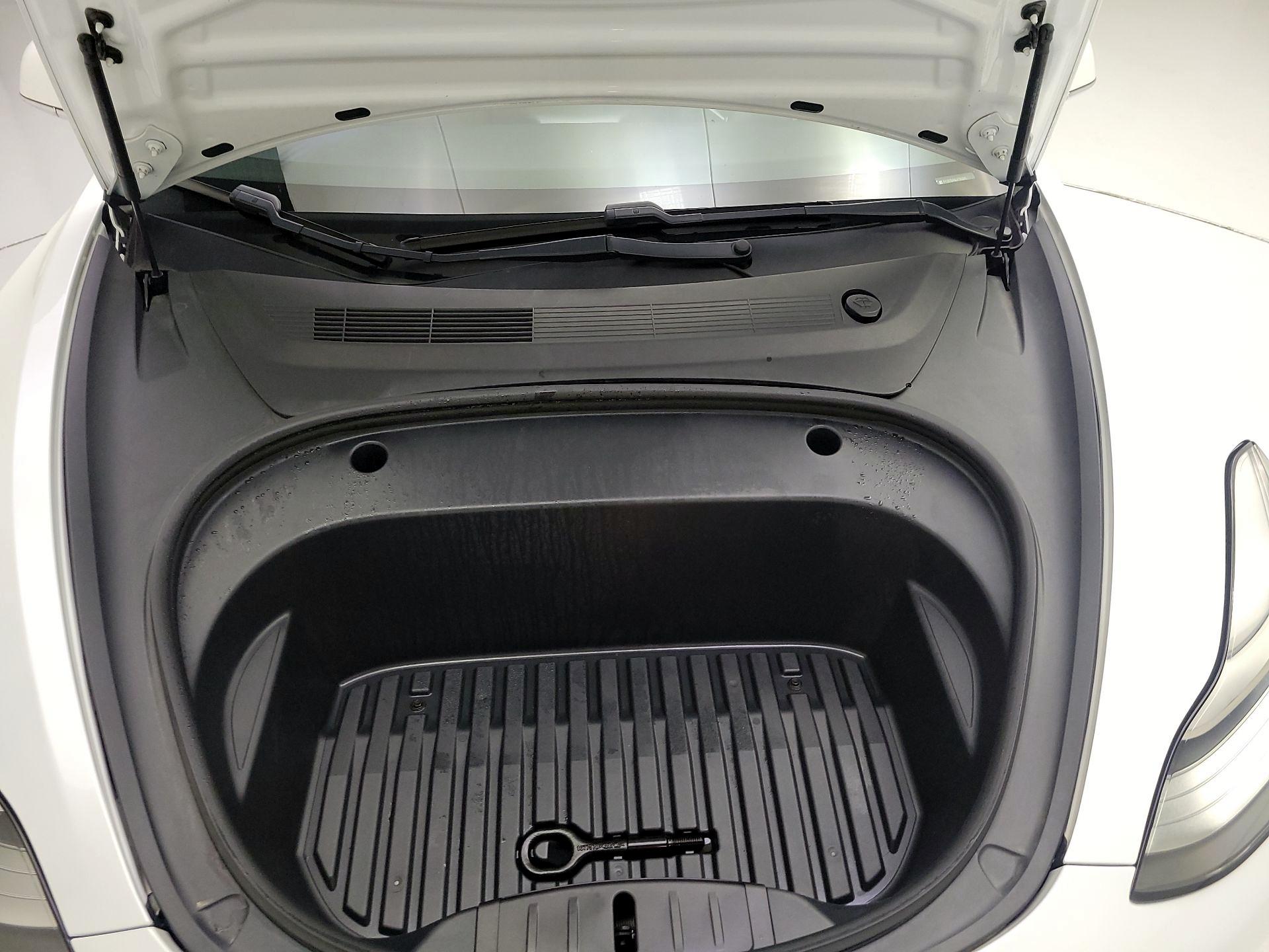 Thumbnail: 2020 Tesla Model 3 - 20