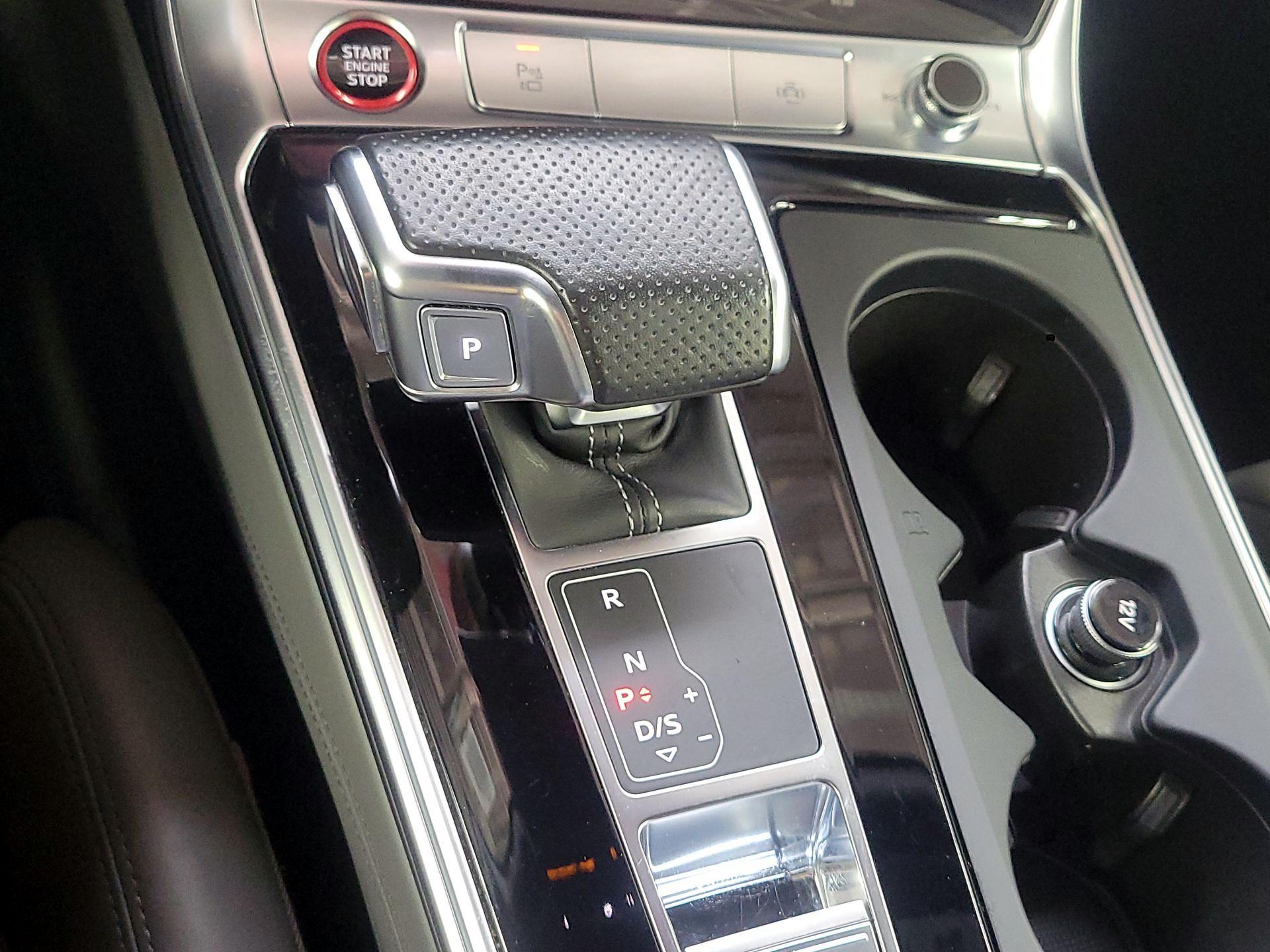 Thumbnail: 2021 Audi S6 - 15