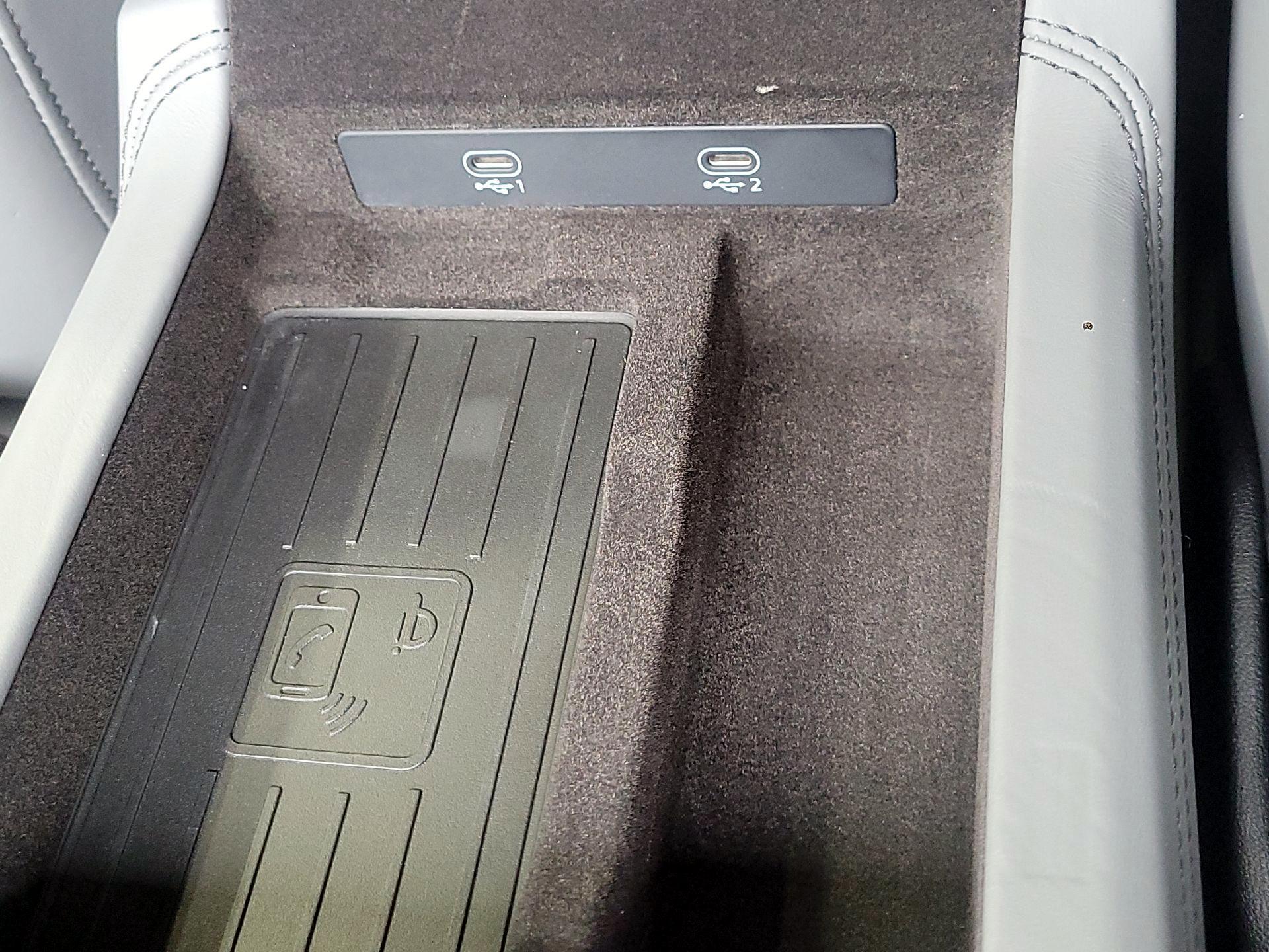 Thumbnail: 2021 Audi S6 - 16