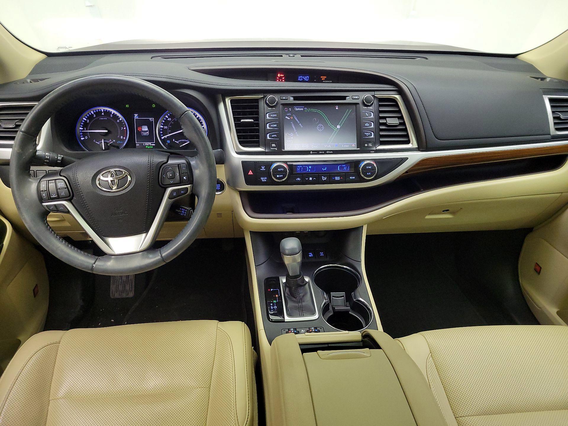 Thumbnail: 2019 Toyota Highlander - 9