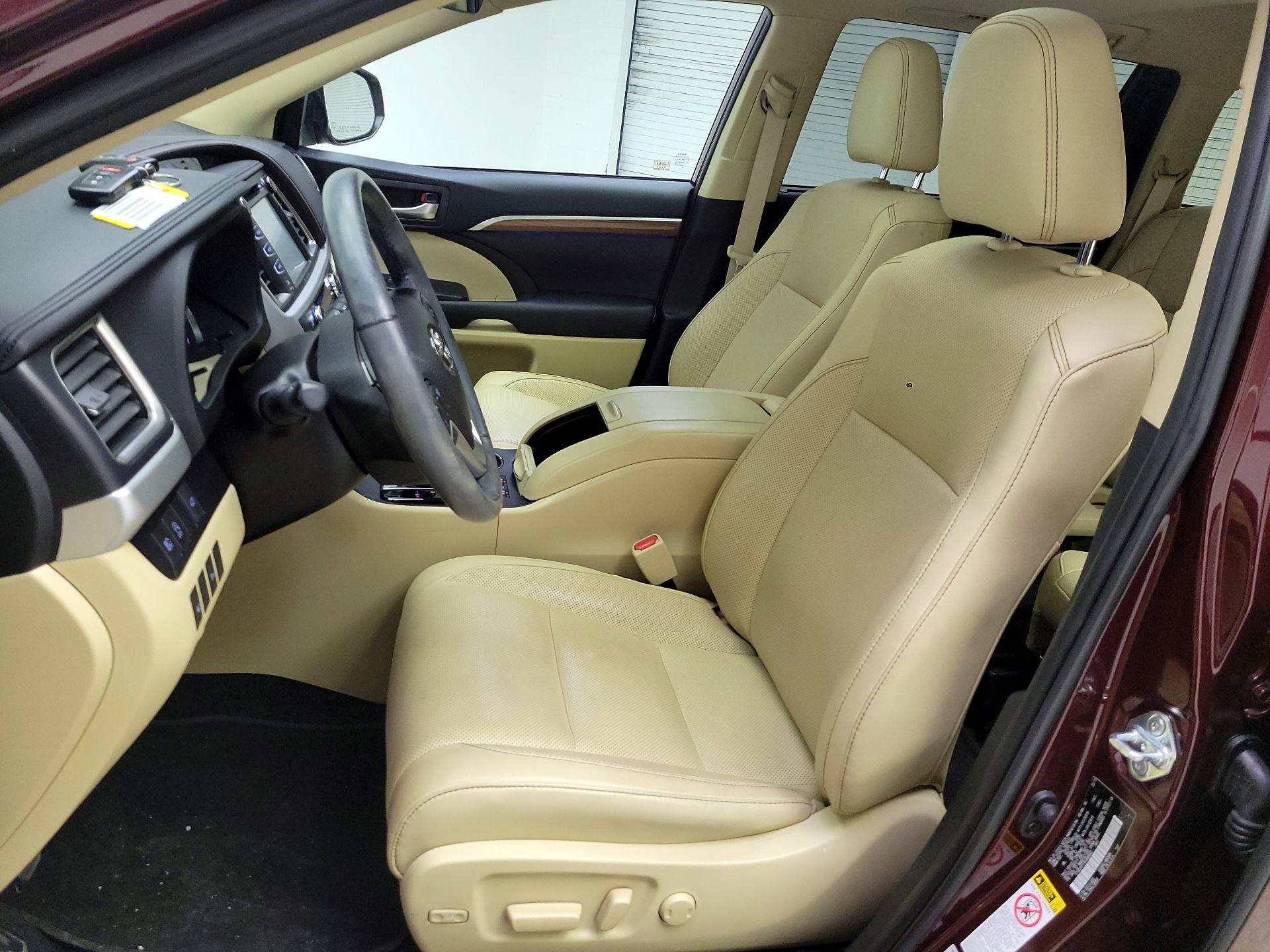 Thumbnail: 2019 Toyota Highlander - 11