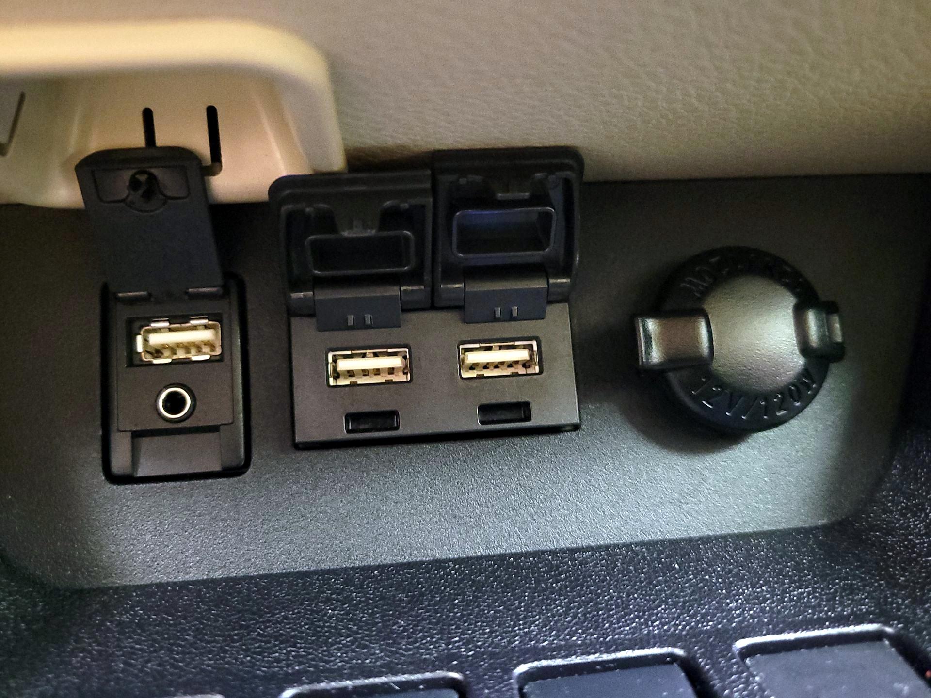 Thumbnail: 2019 Toyota Highlander - 19