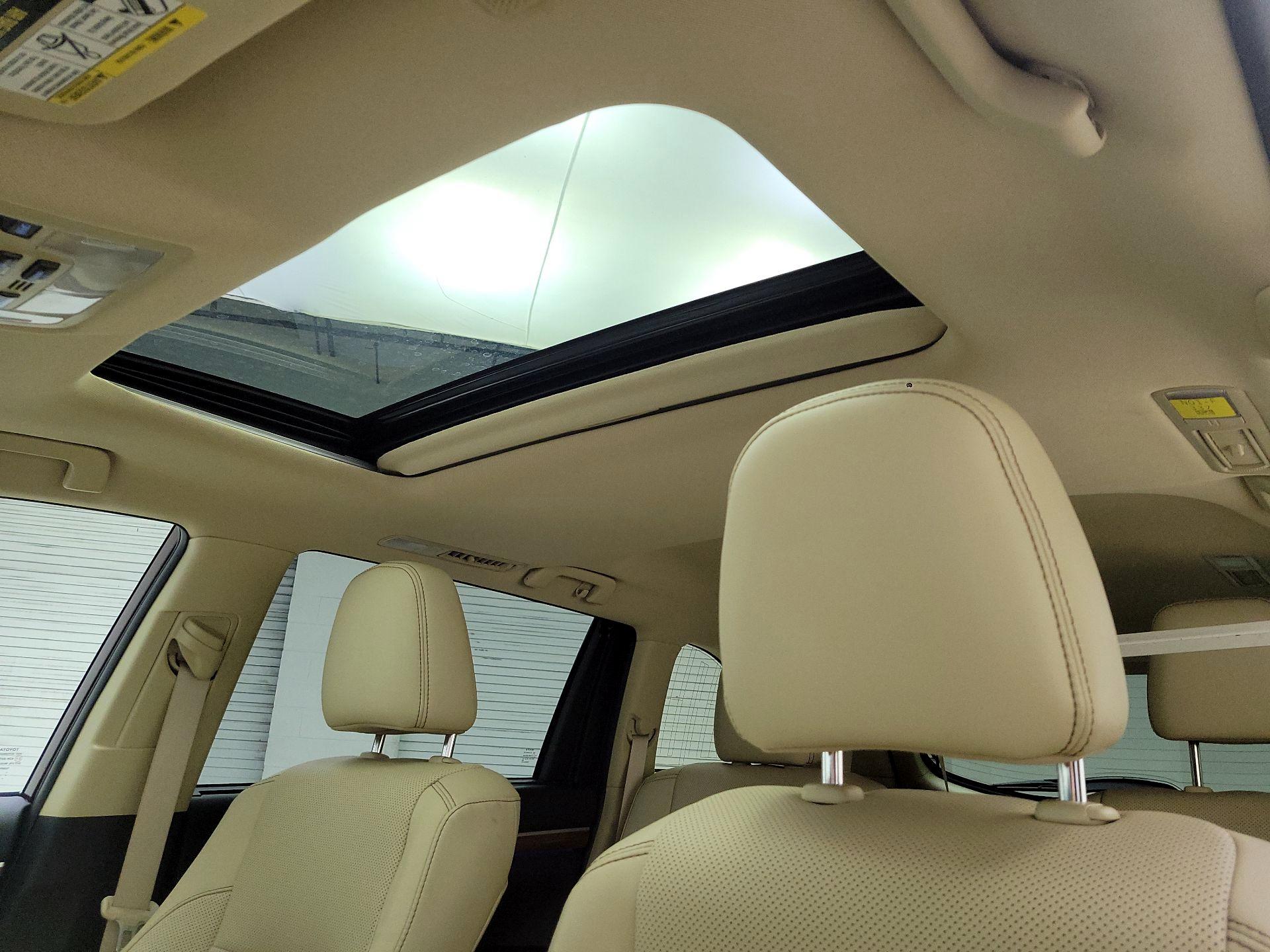 Thumbnail: 2019 Toyota Highlander - 20