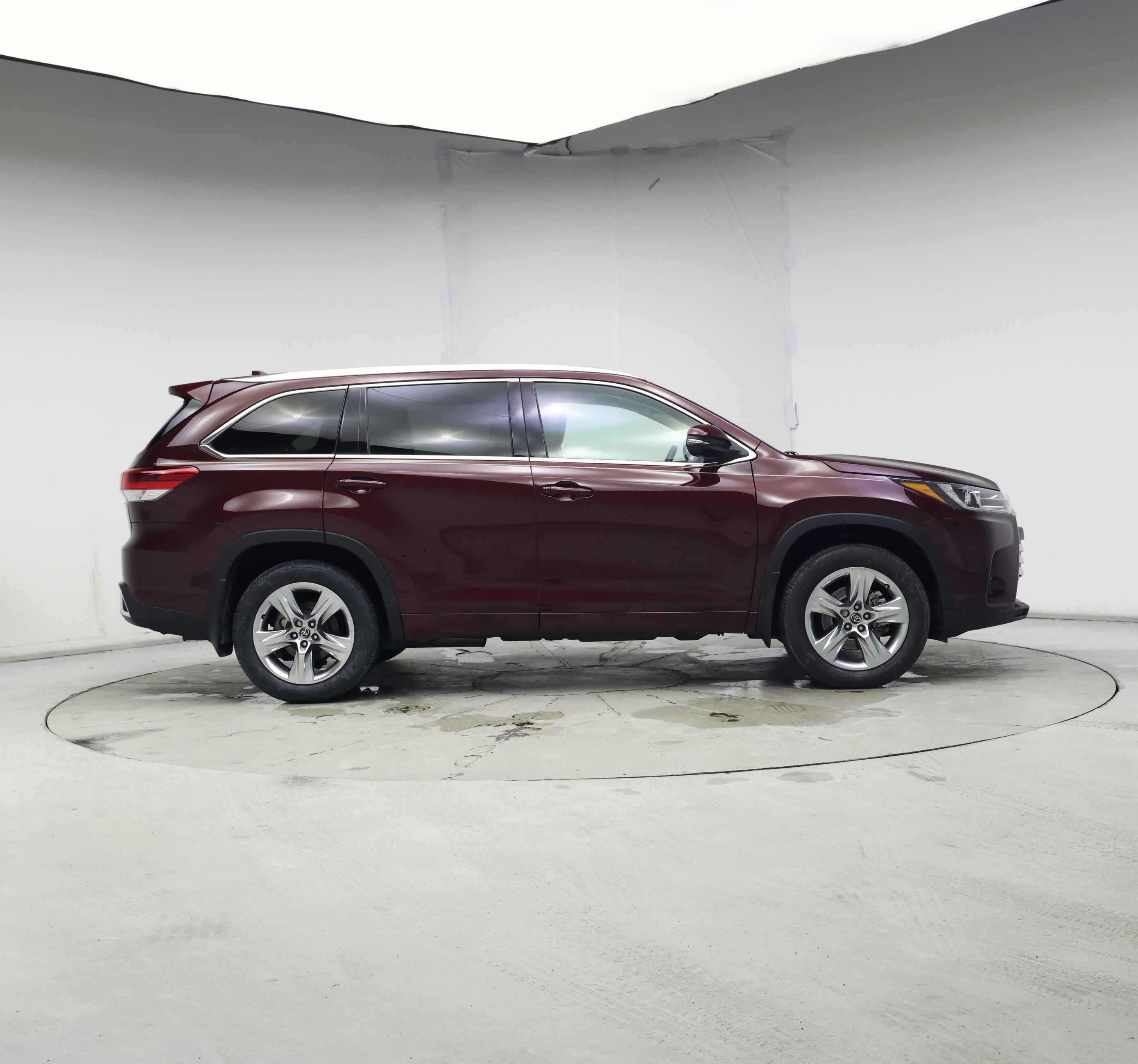 Thumbnail: 2019 Toyota Highlander - 7