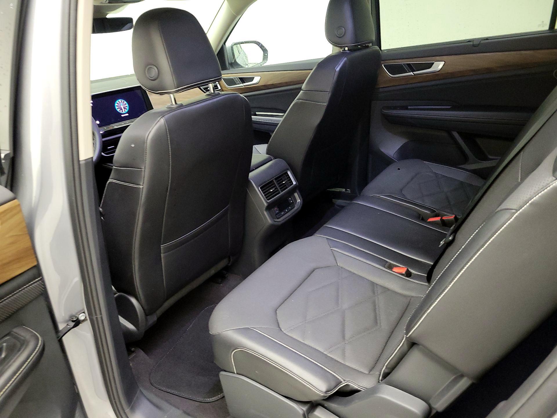 Thumbnail: 2024 Volkswagen Atlas - 17