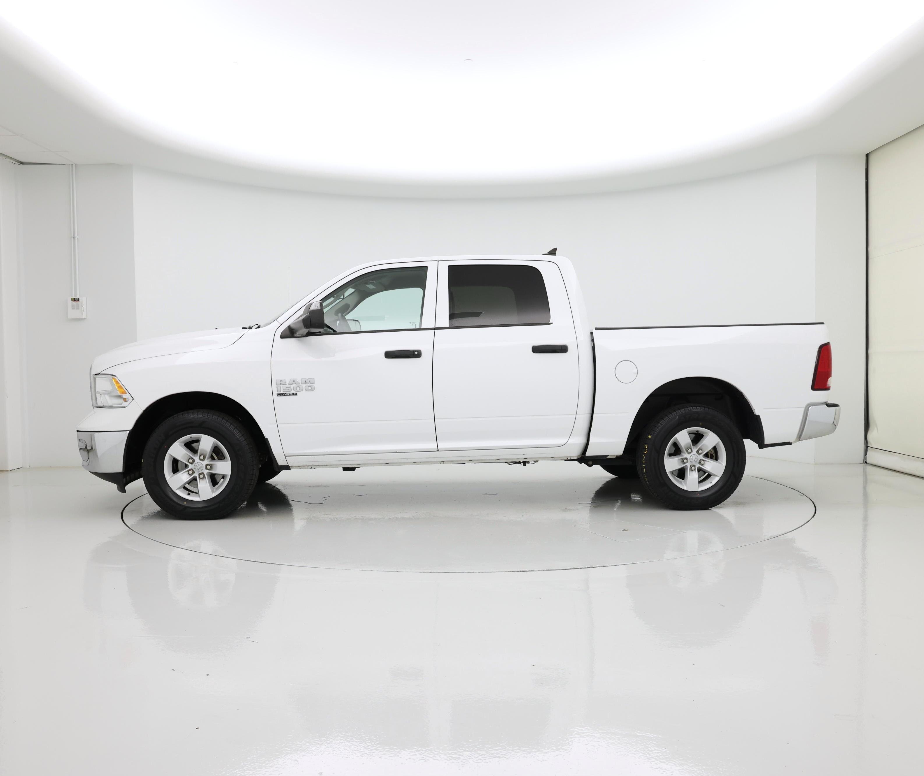 Thumbnail: 2023 RAM 1500 Classic - 3