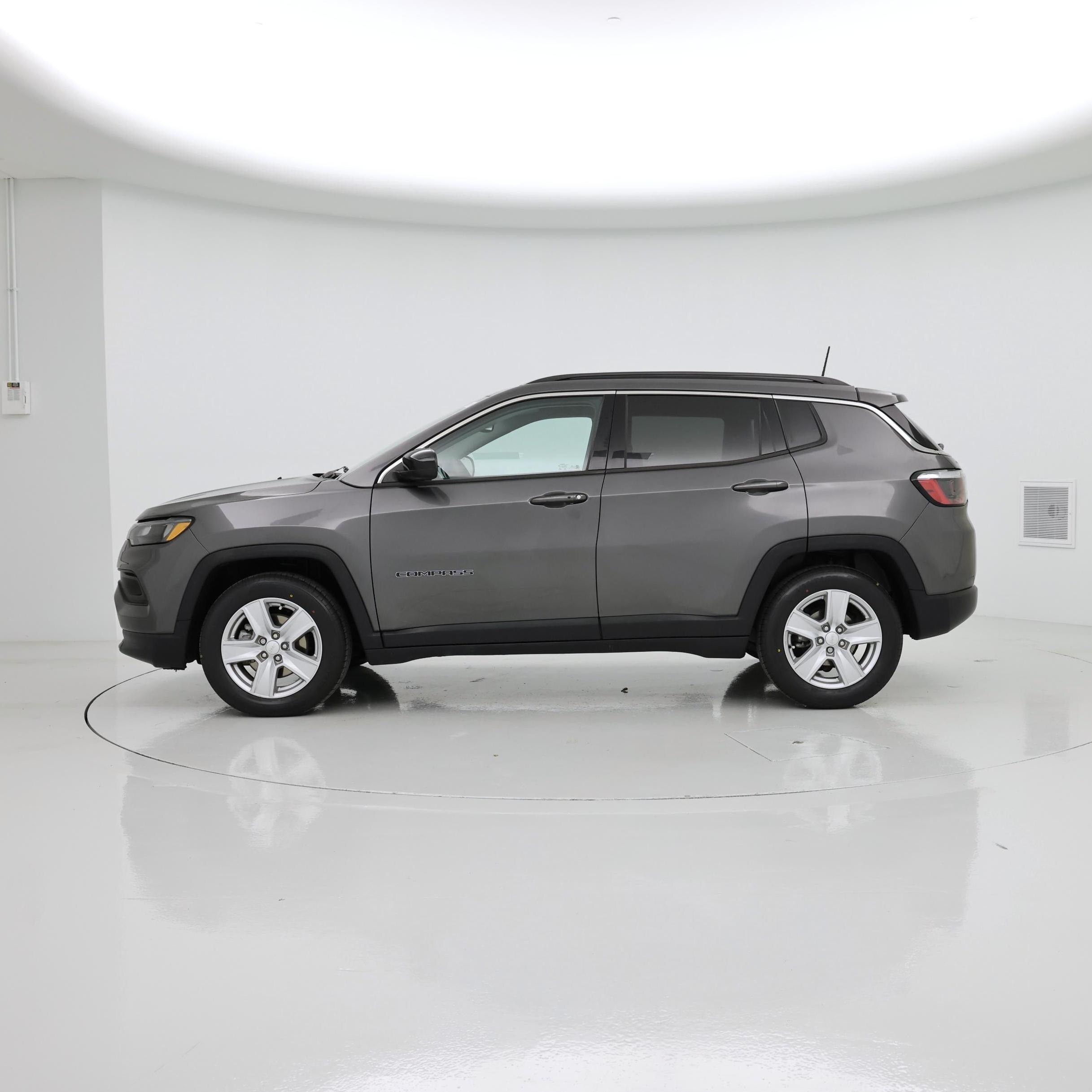 Thumbnail: 2022 Jeep Compass - 3