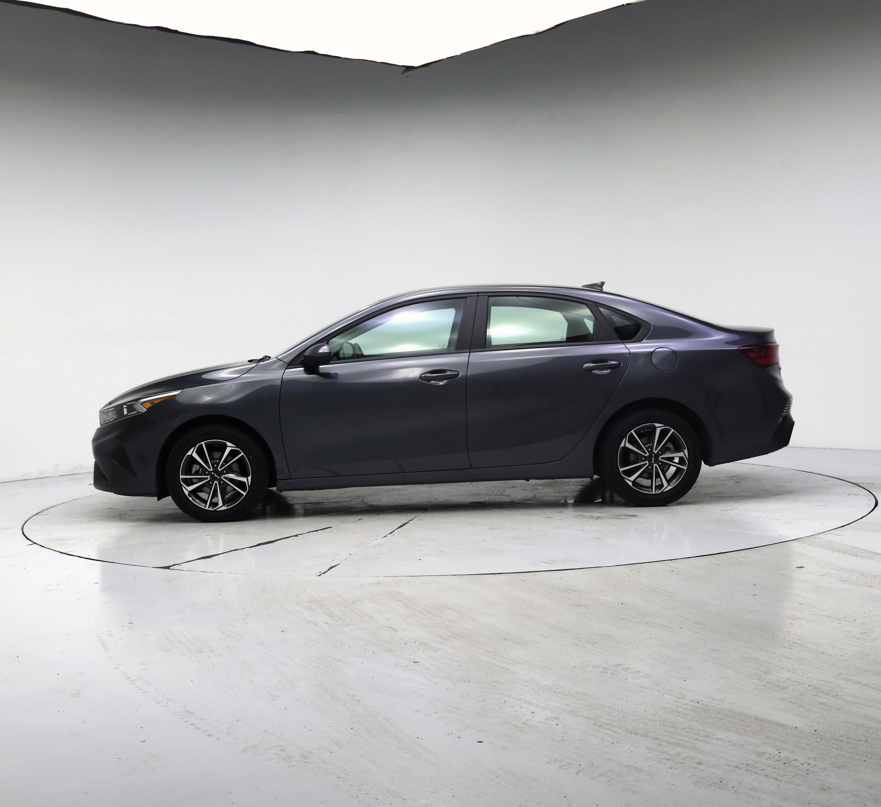 Thumbnail: 2024 Kia Forte - 3