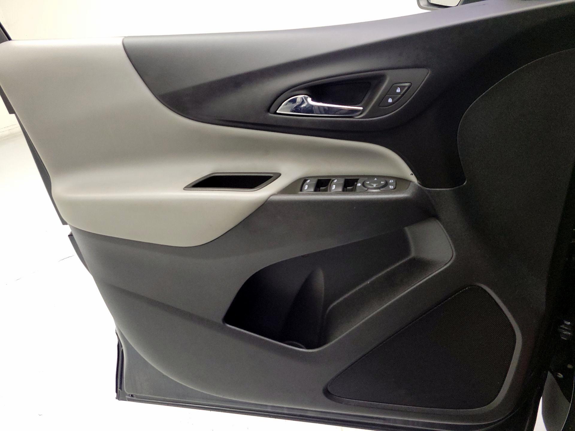 Thumbnail: 2023 Chevrolet Equinox - 10