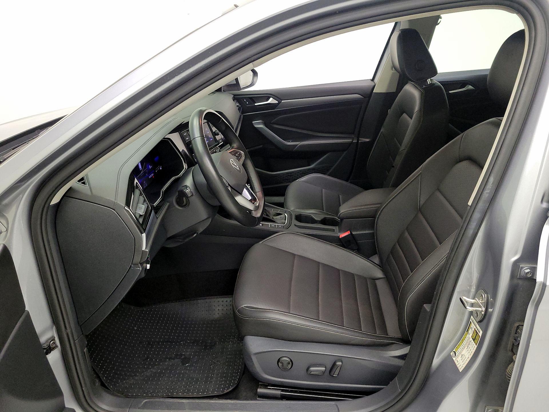 Thumbnail: 2024 Volkswagen Jetta - 9