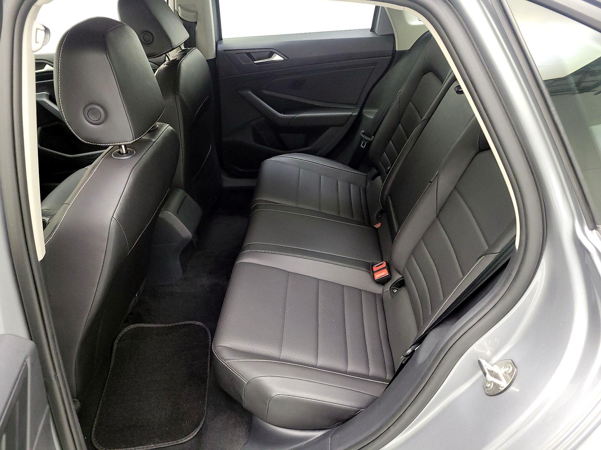 Thumbnail: 2024 Volkswagen Jetta - 17