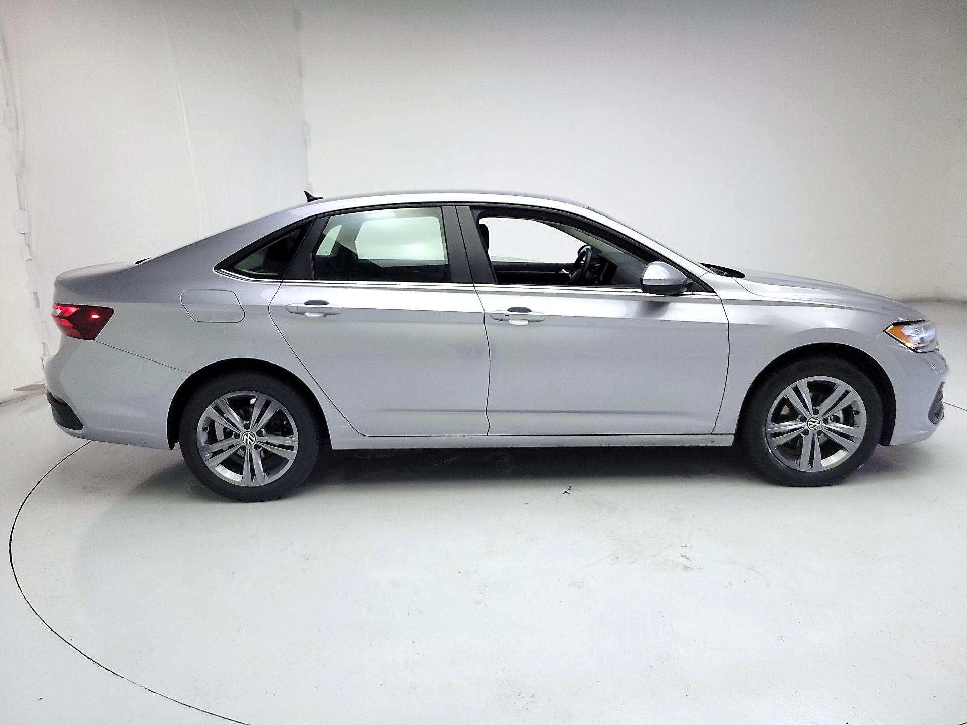 Thumbnail: 2024 Volkswagen Jetta - 4