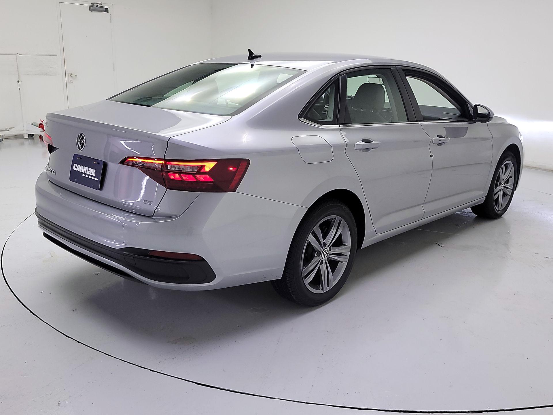 Thumbnail: 2024 Volkswagen Jetta - 5