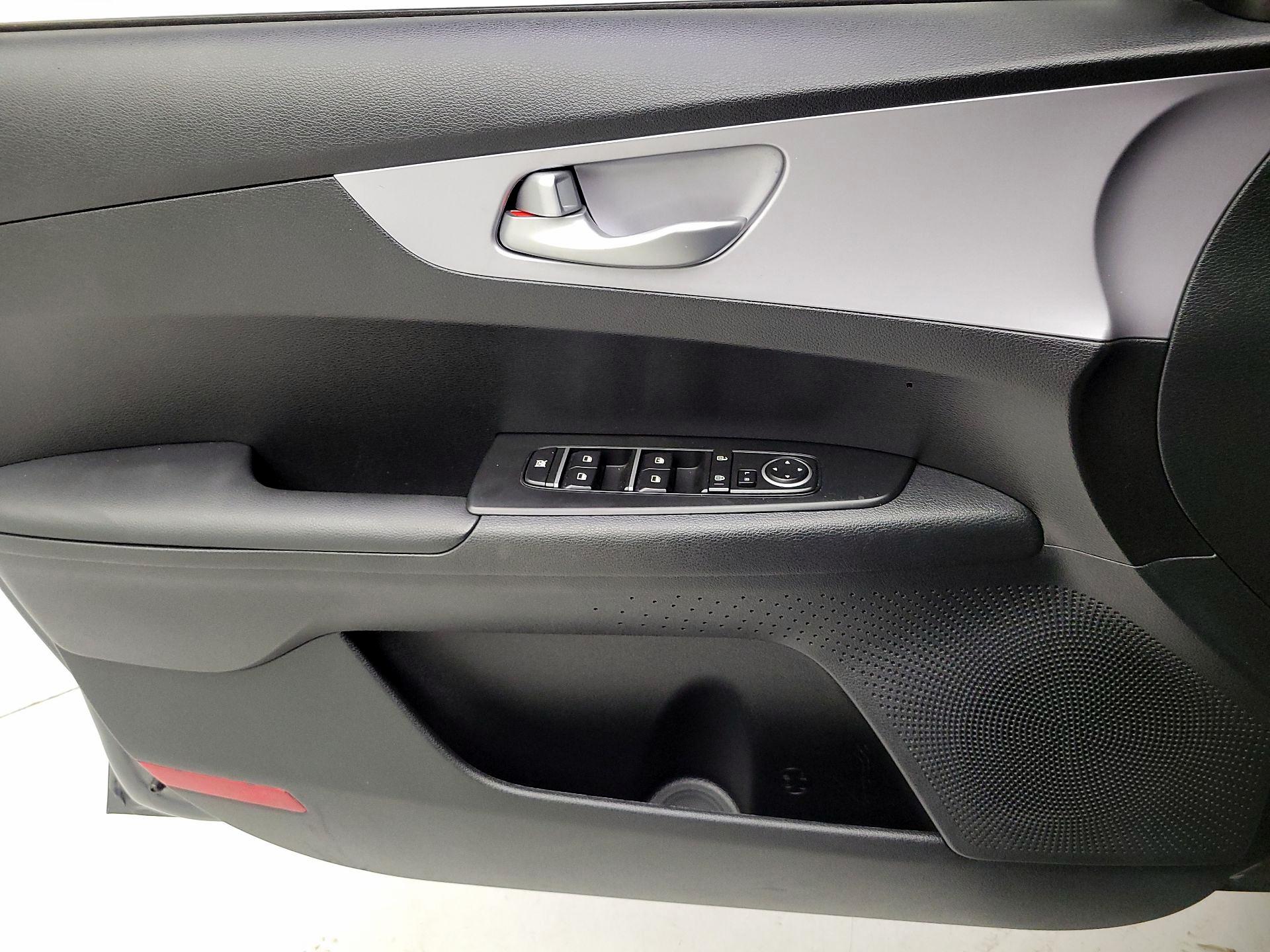 Thumbnail: 2024 Kia Forte - 12