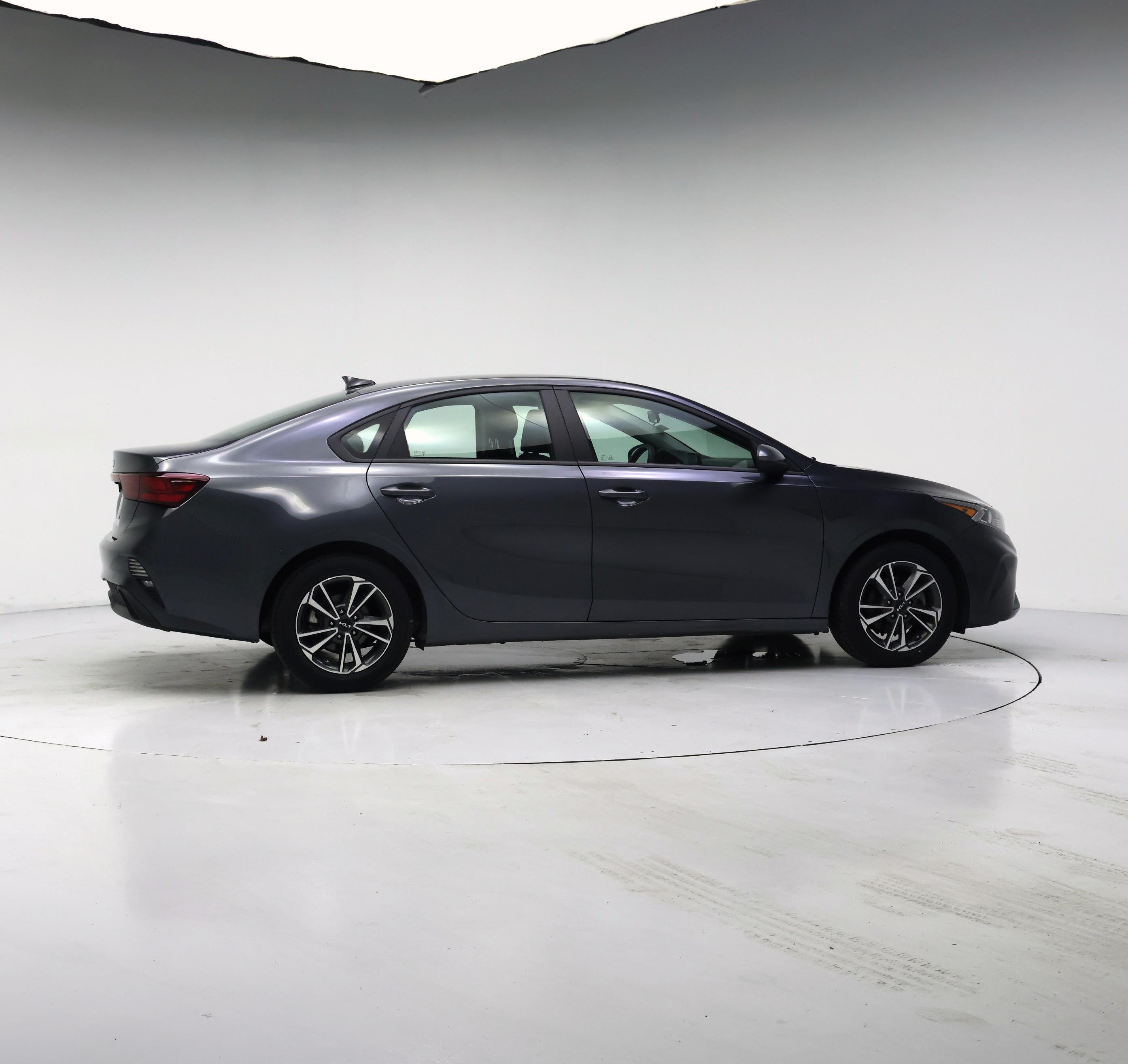 Thumbnail: 2024 Kia Forte - 7