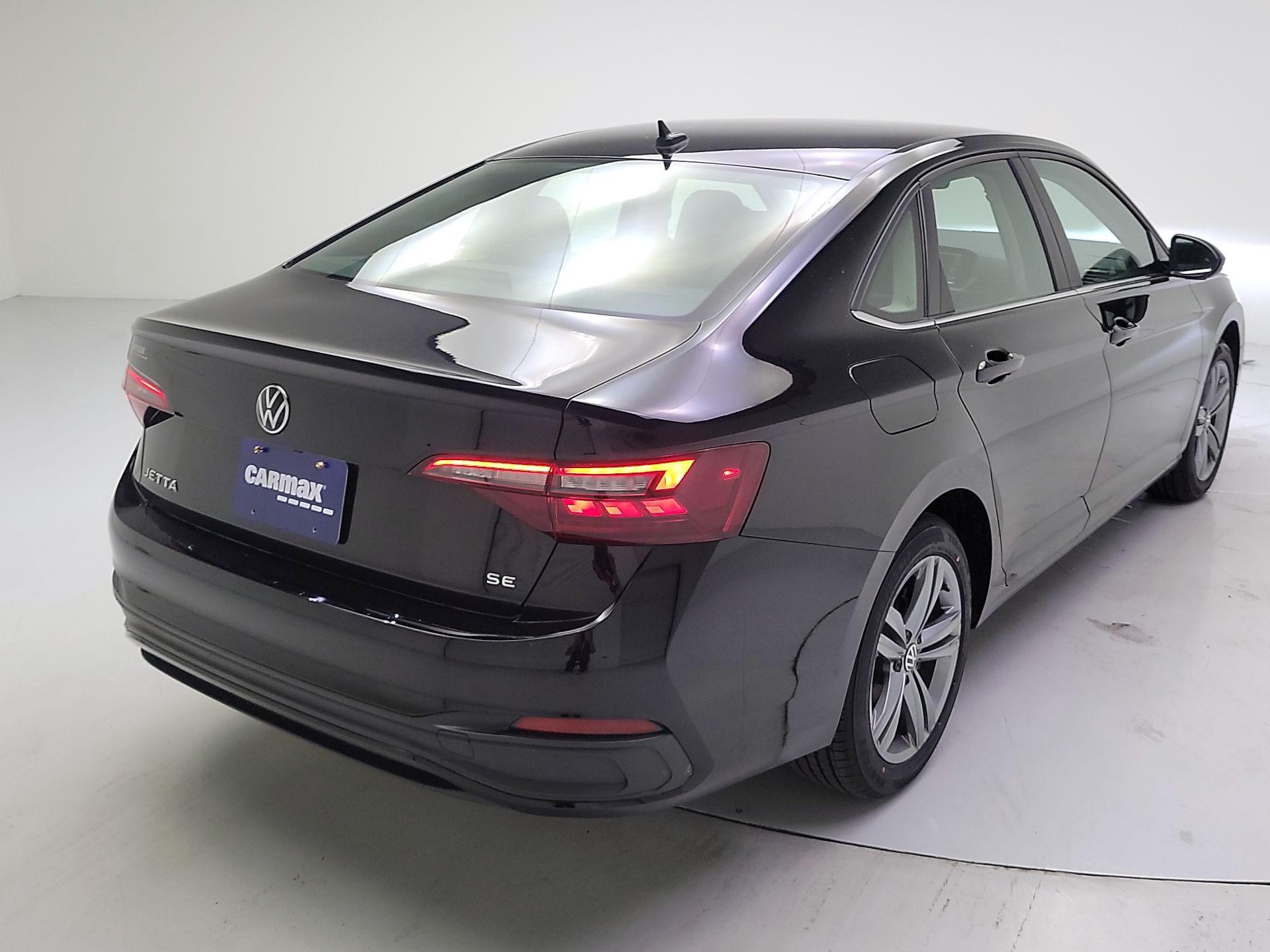 Thumbnail: 2024 Volkswagen Jetta - 5