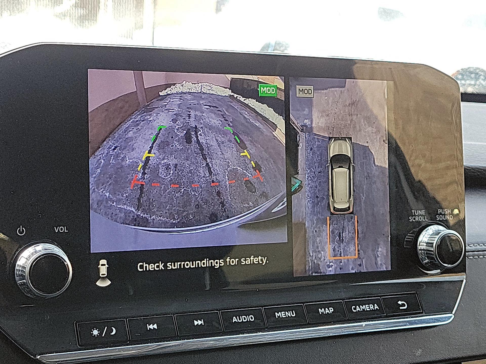 Thumbnail: 2023 Mitsubishi Outlander - 13