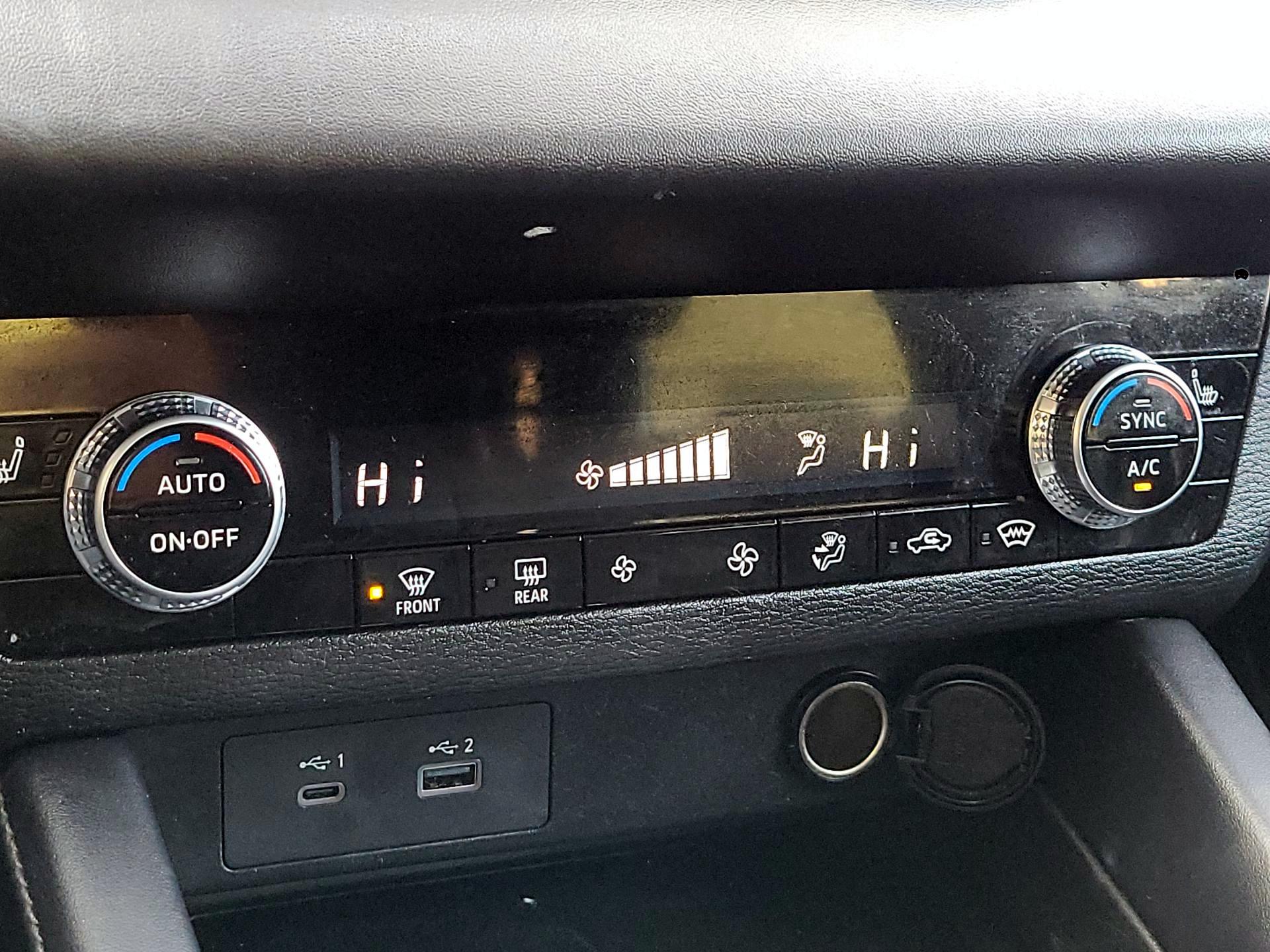 Thumbnail: 2023 Mitsubishi Outlander - 15