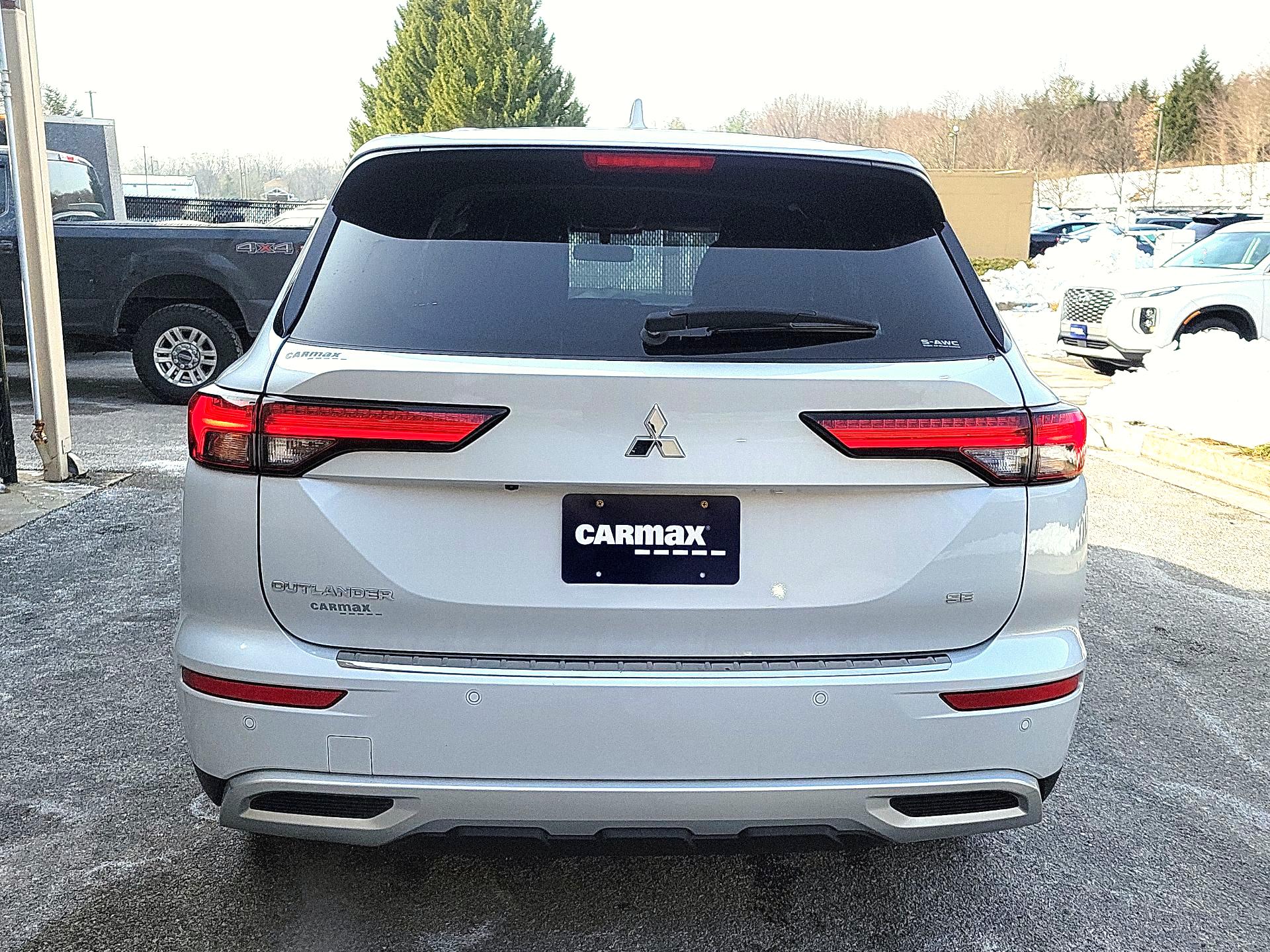 Thumbnail: 2023 Mitsubishi Outlander - 6