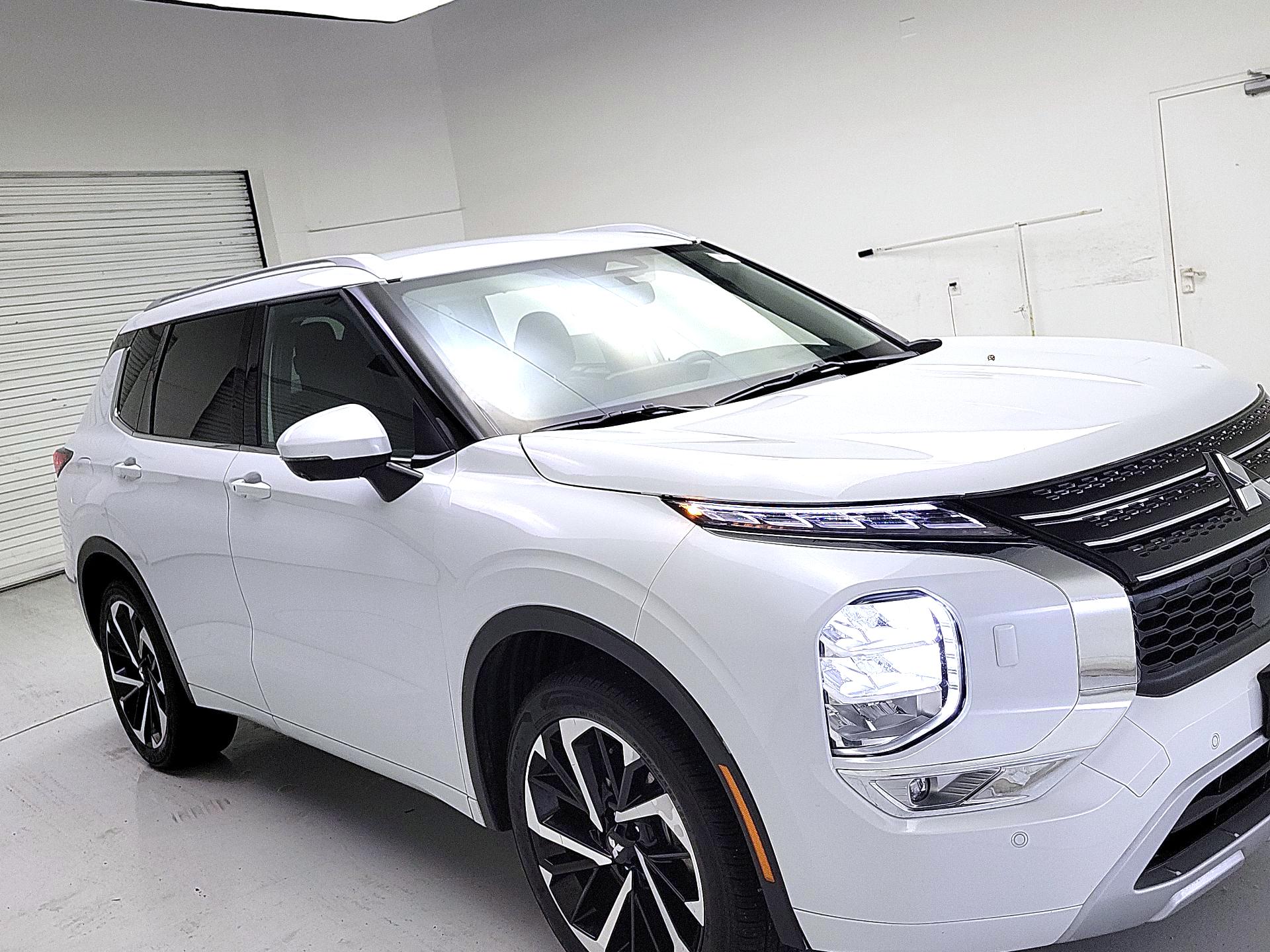 Thumbnail: 2024 Mitsubishi Outlander - 1