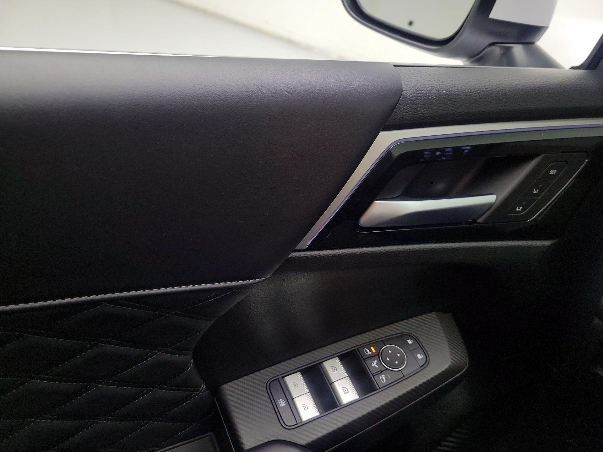 Thumbnail: 2024 Mitsubishi Outlander - 10