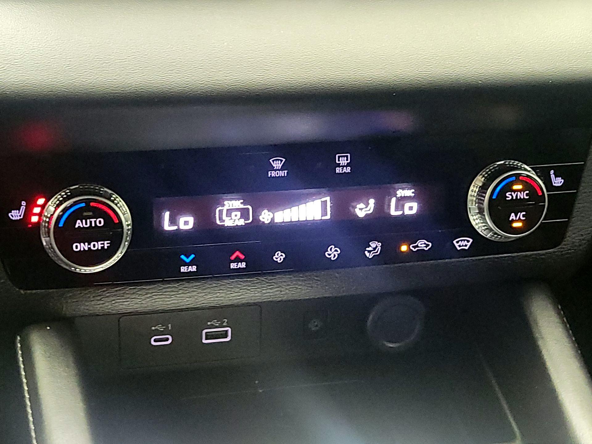 Thumbnail: 2024 Mitsubishi Outlander - 15