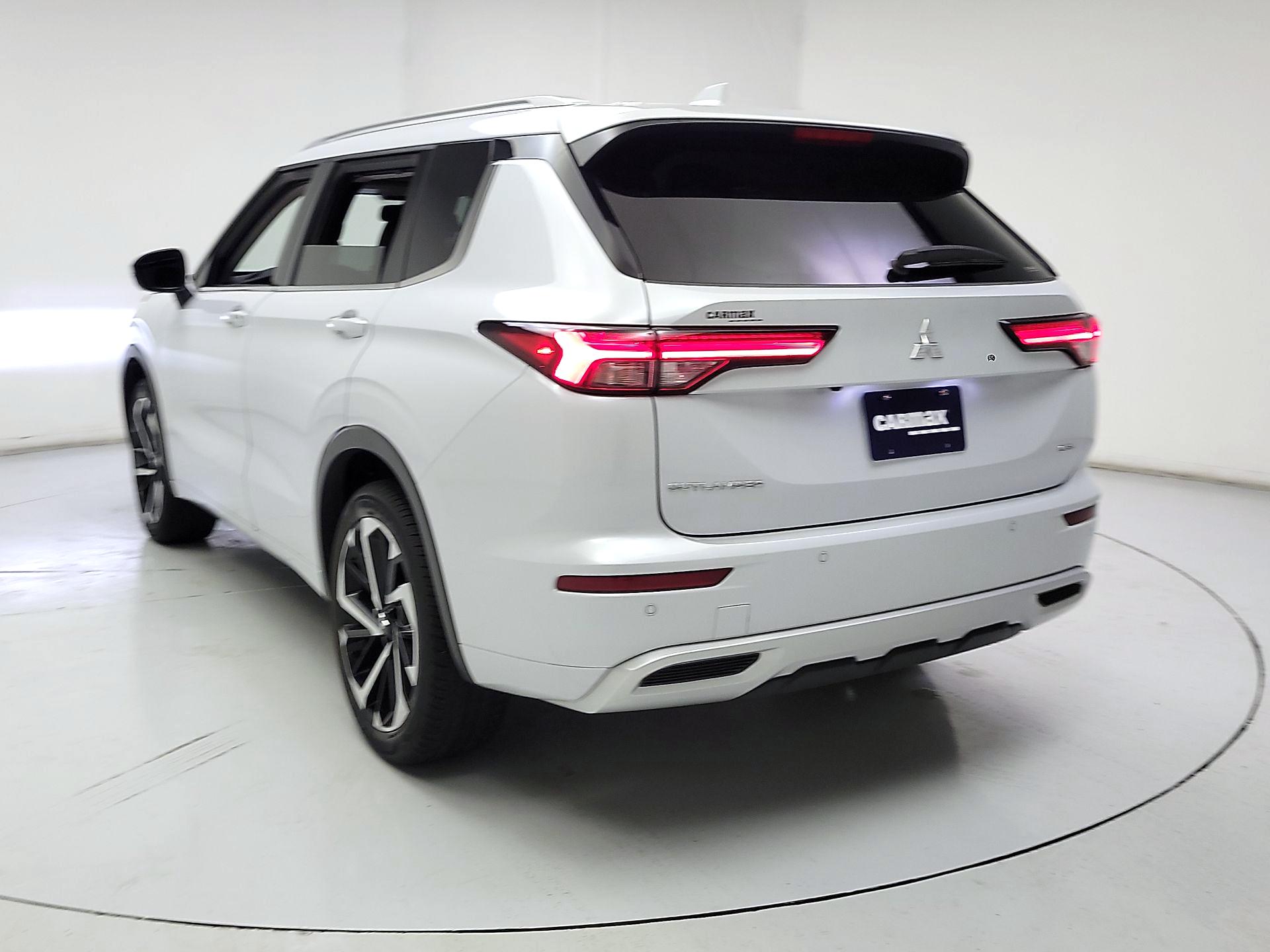 Thumbnail: 2024 Mitsubishi Outlander - 7